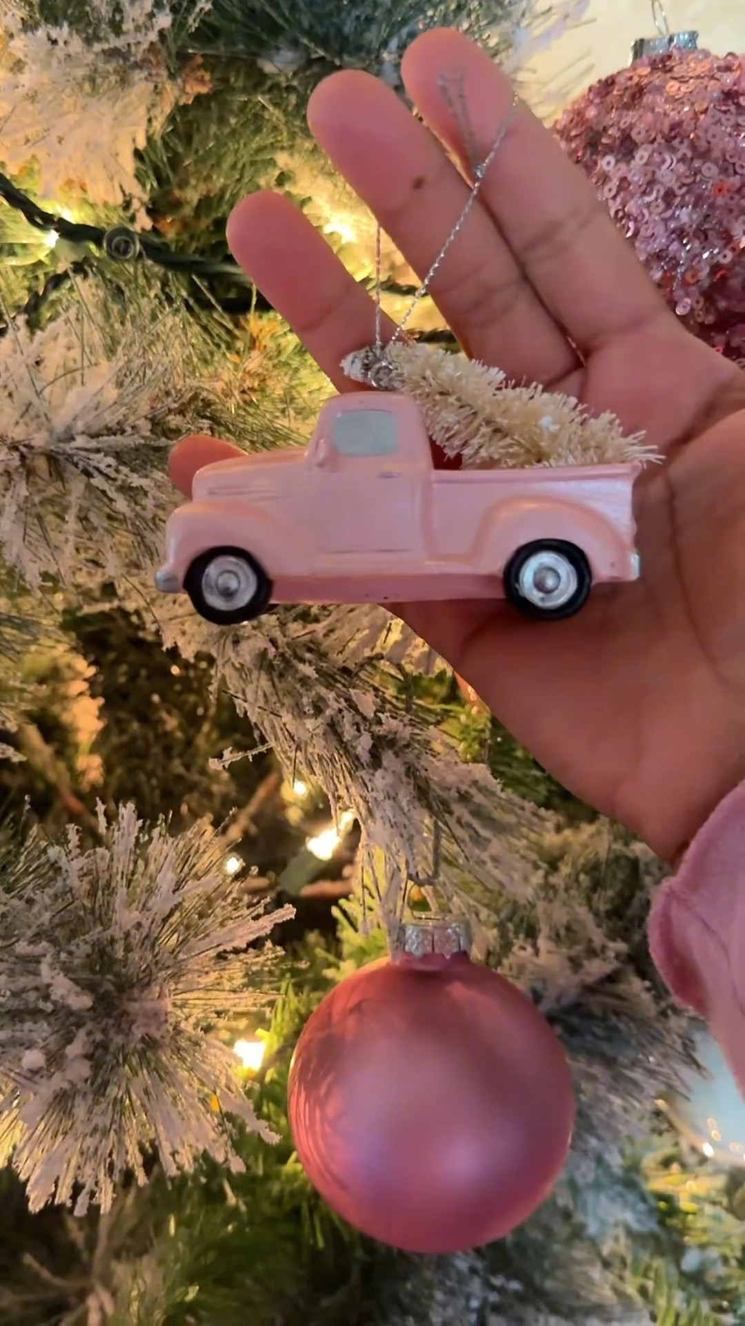 Decorate my Christmas Tree with me💕

#LTKvlog #LTKSeasonal #LTKHoliday