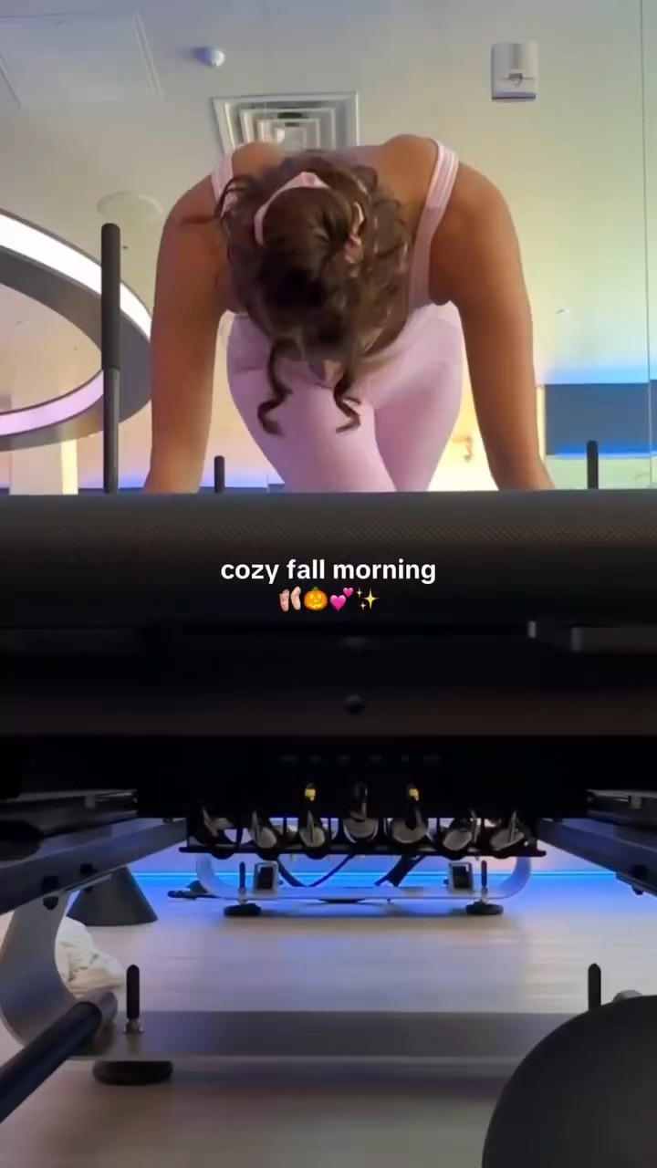 Happy fall babes💕

#fallaesthetic #autumnaesthetic #morningroutine #morningmotivation #pinkaesthetic #pilateslover #pilatesprincess

#LTKBeauty #LTKActive #LTKStyleTip