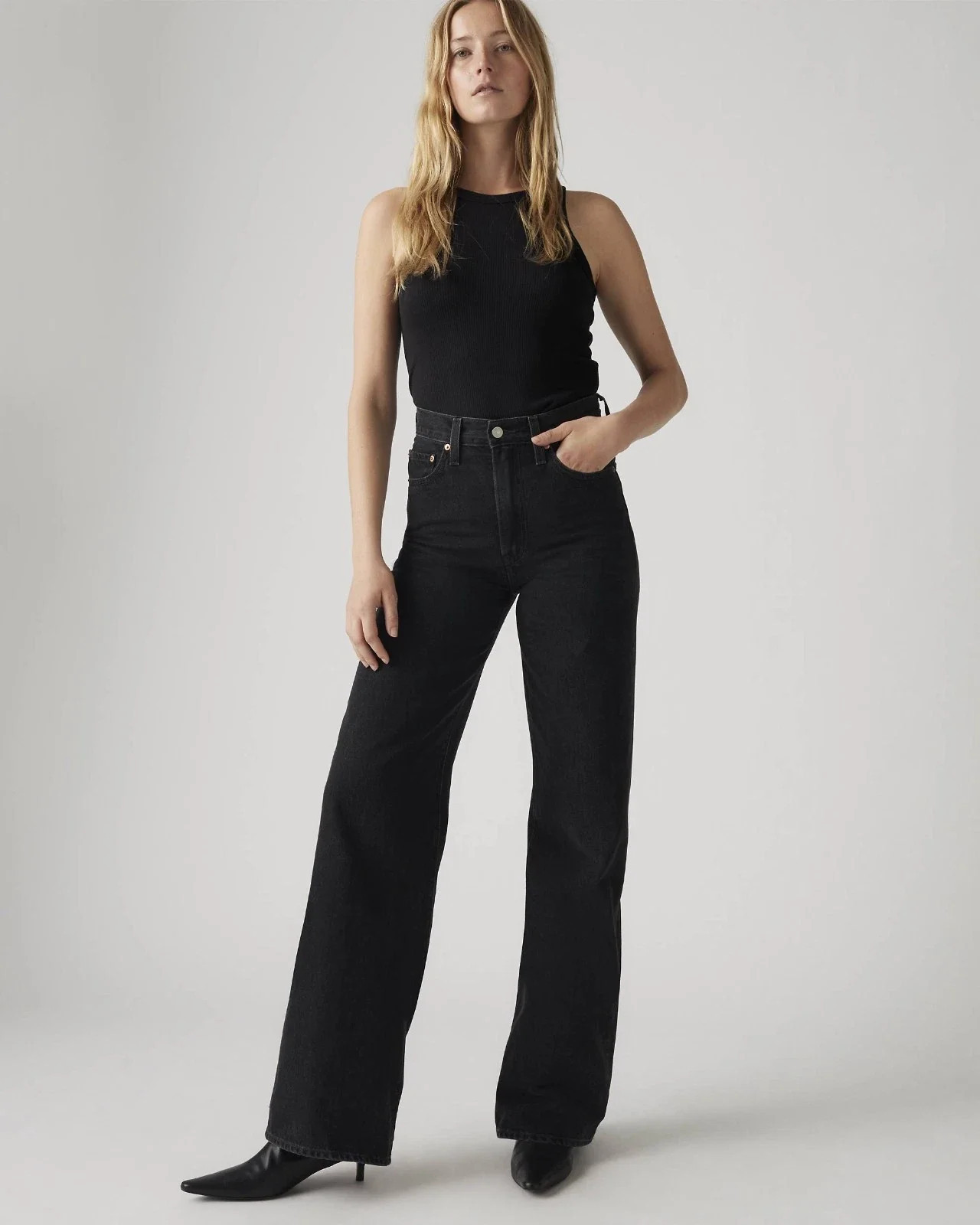 Levi's Ribcage Jeans Women's Black Denim Dark Wash Wide Leg Zip Fly KFC913 | Shop Simon