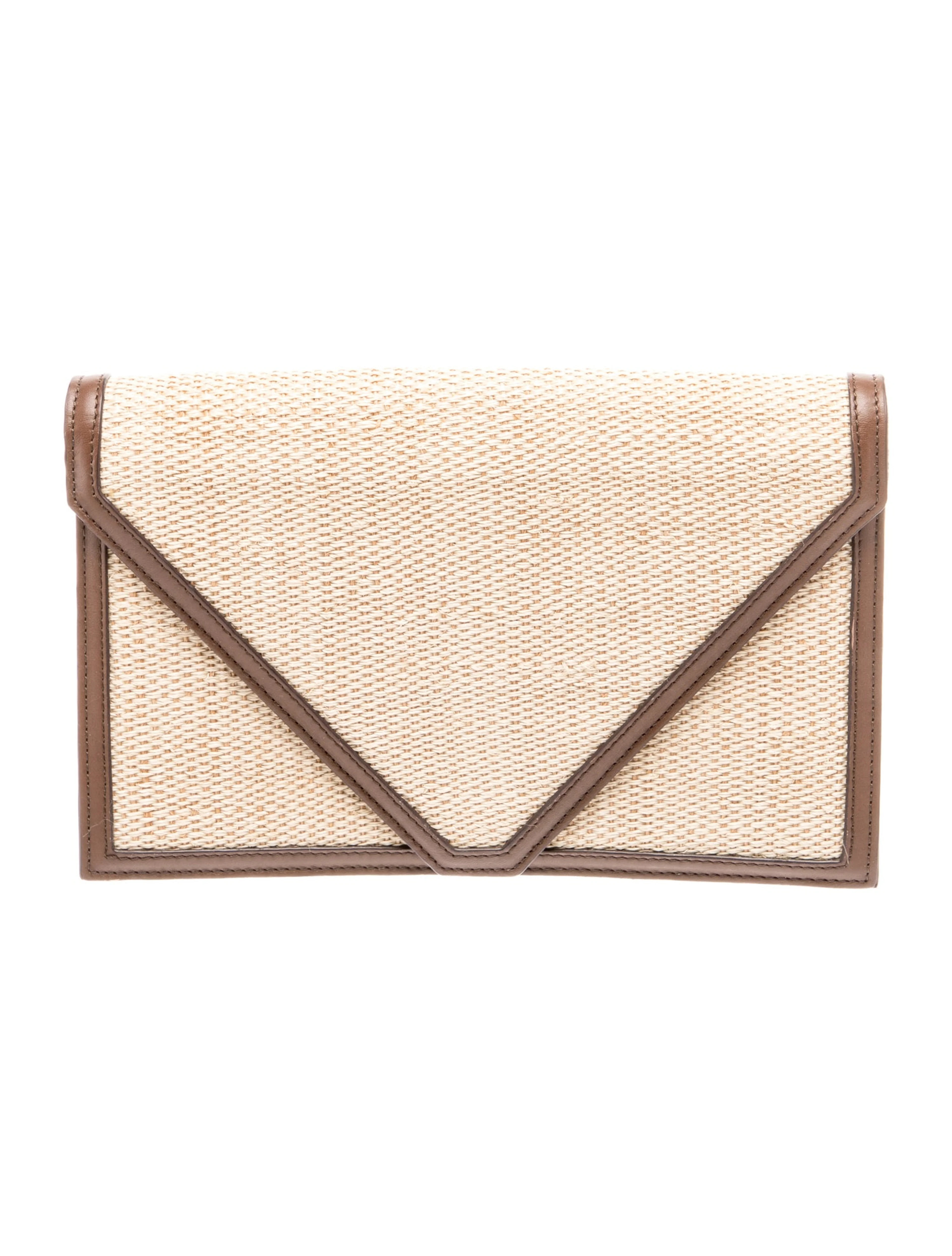 Straw Minaudière | The RealReal