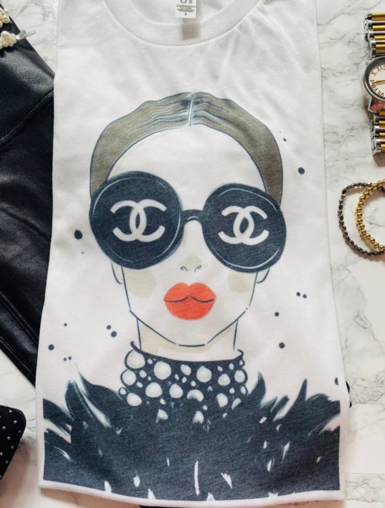 Fashion girl CHANEL /vintage feel/ unisex fit women’s tee | Etsy (US)