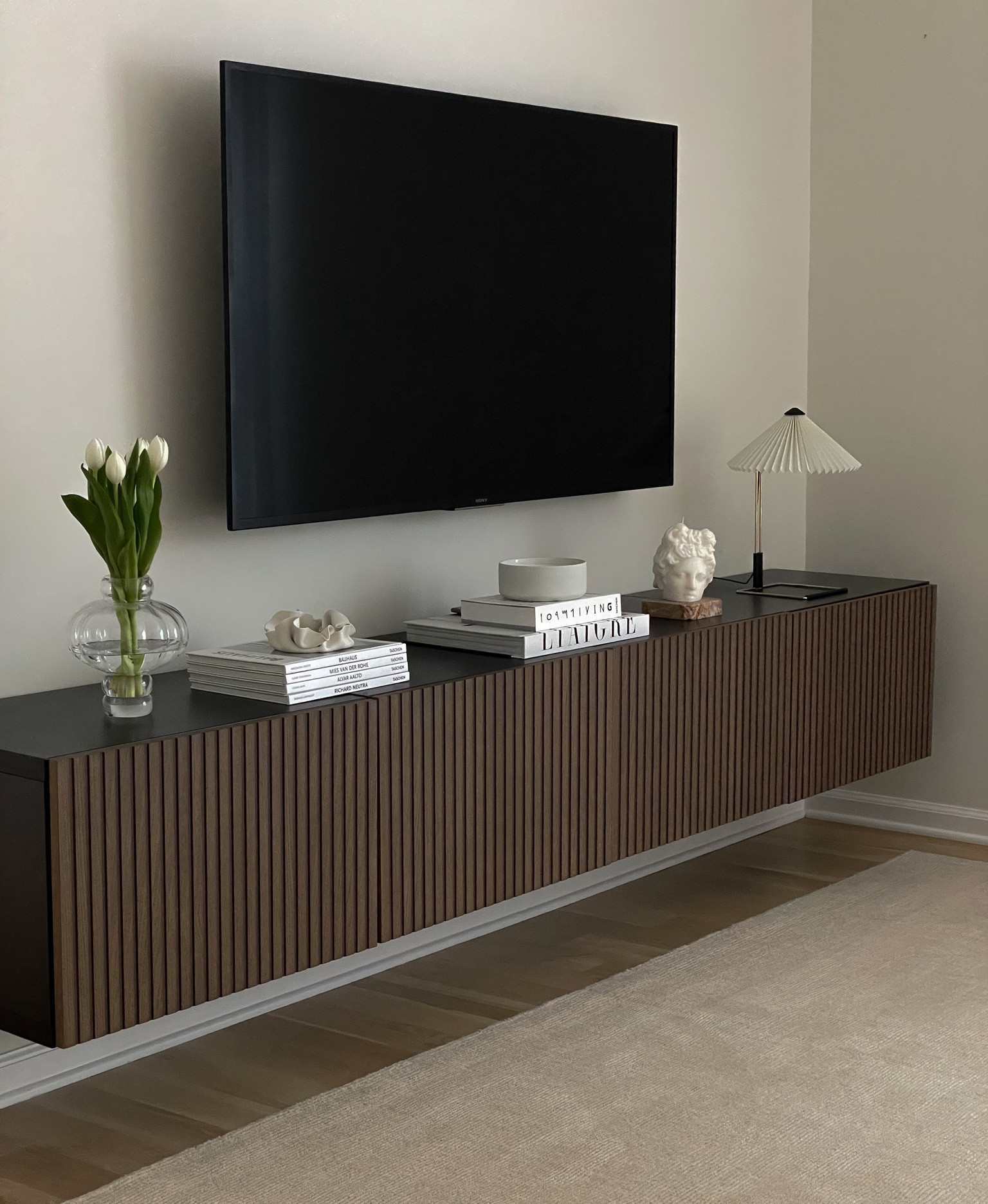 Playing musical chairs with all the rugs in my home.. 🤎🤍🤎🤍 #arearugs #rugs #mycuratedliving 