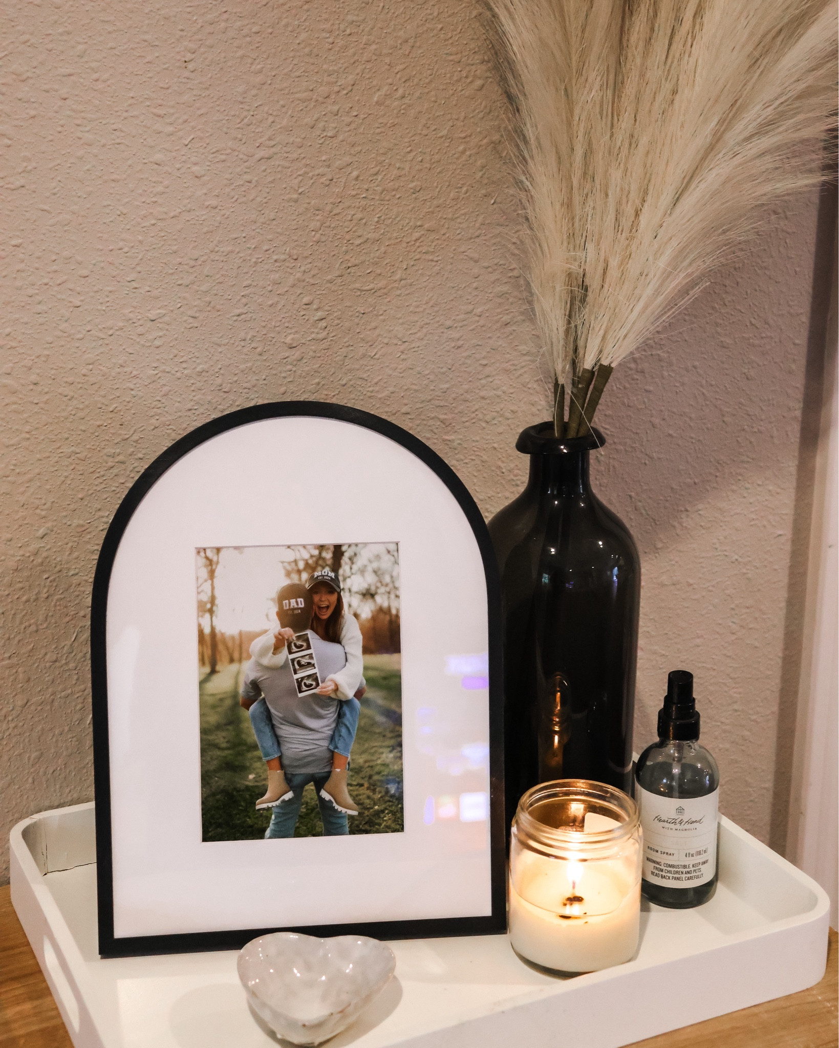 Entryway Console Decor

#LTKHome #HomeDecor #ModernDecor #LivingRoomDecor 