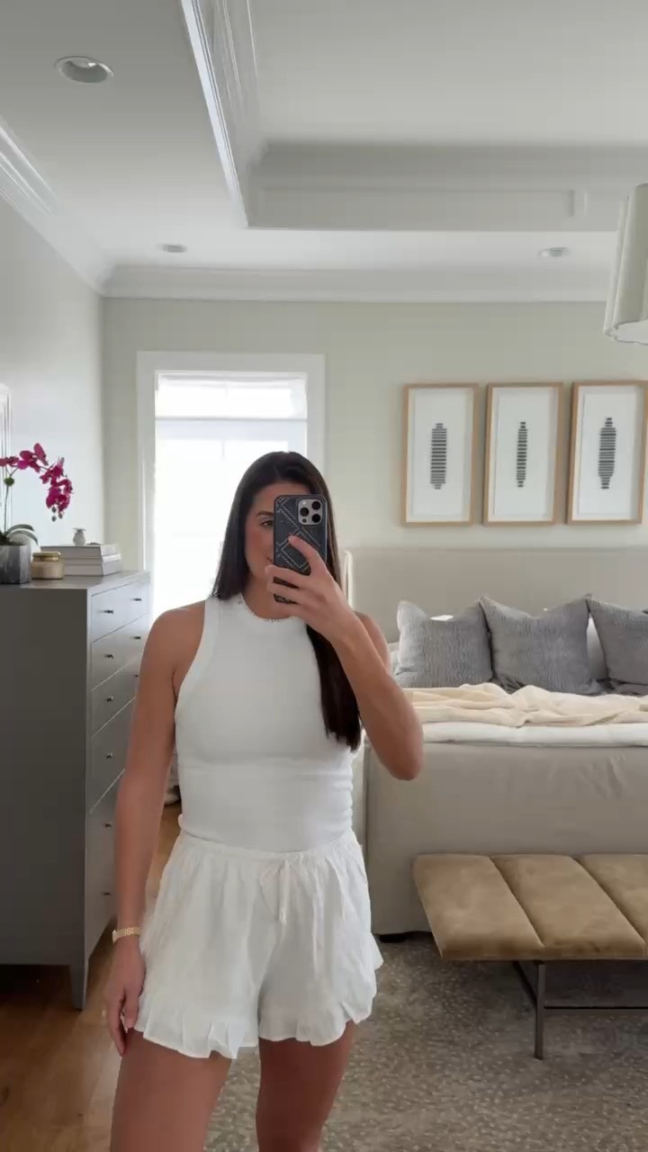 This outfit is so versatile!!

TTS: m

Abercrombie, a&f, Shopbop, vitamin a, tank, linen outfit, linen shorts outfit, beach outfit, vacay outfit, Grace white
 

 

#LTKSeasonal #LTKootd #LTKmomlife