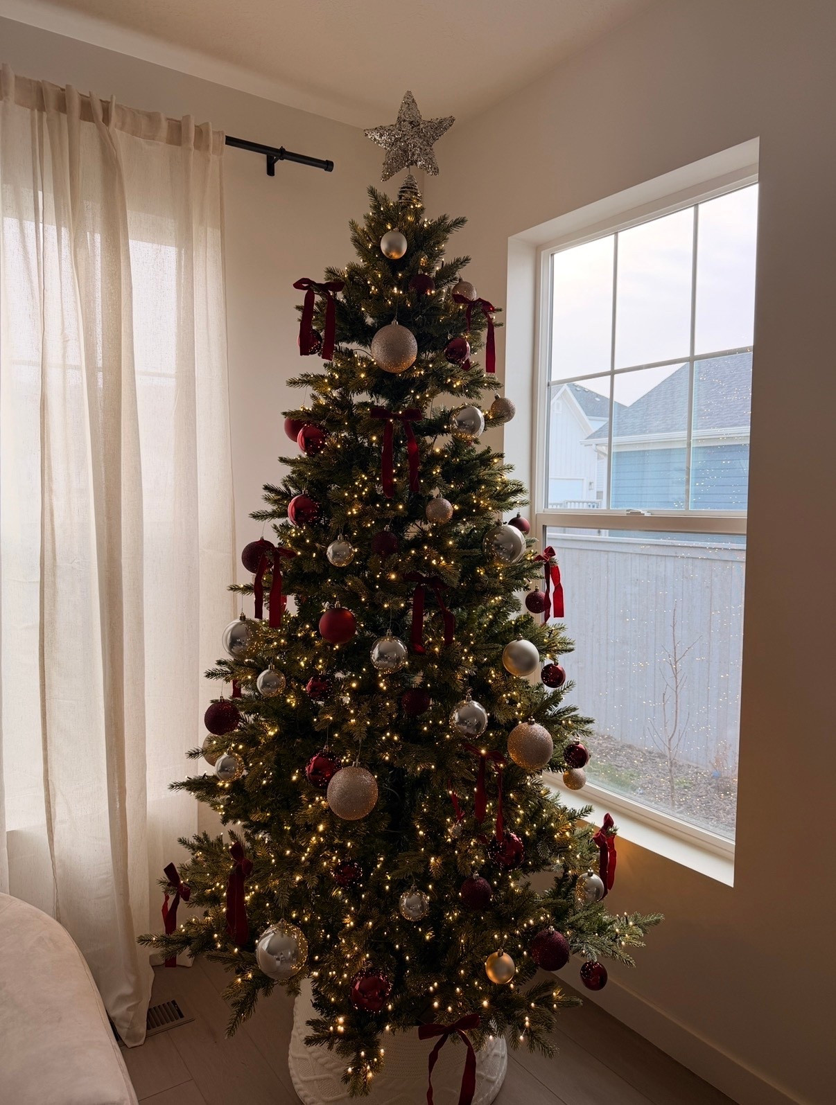 Christmas tree!

#LTKSeasonal #LTKHoliday #LTKFindsUnder100