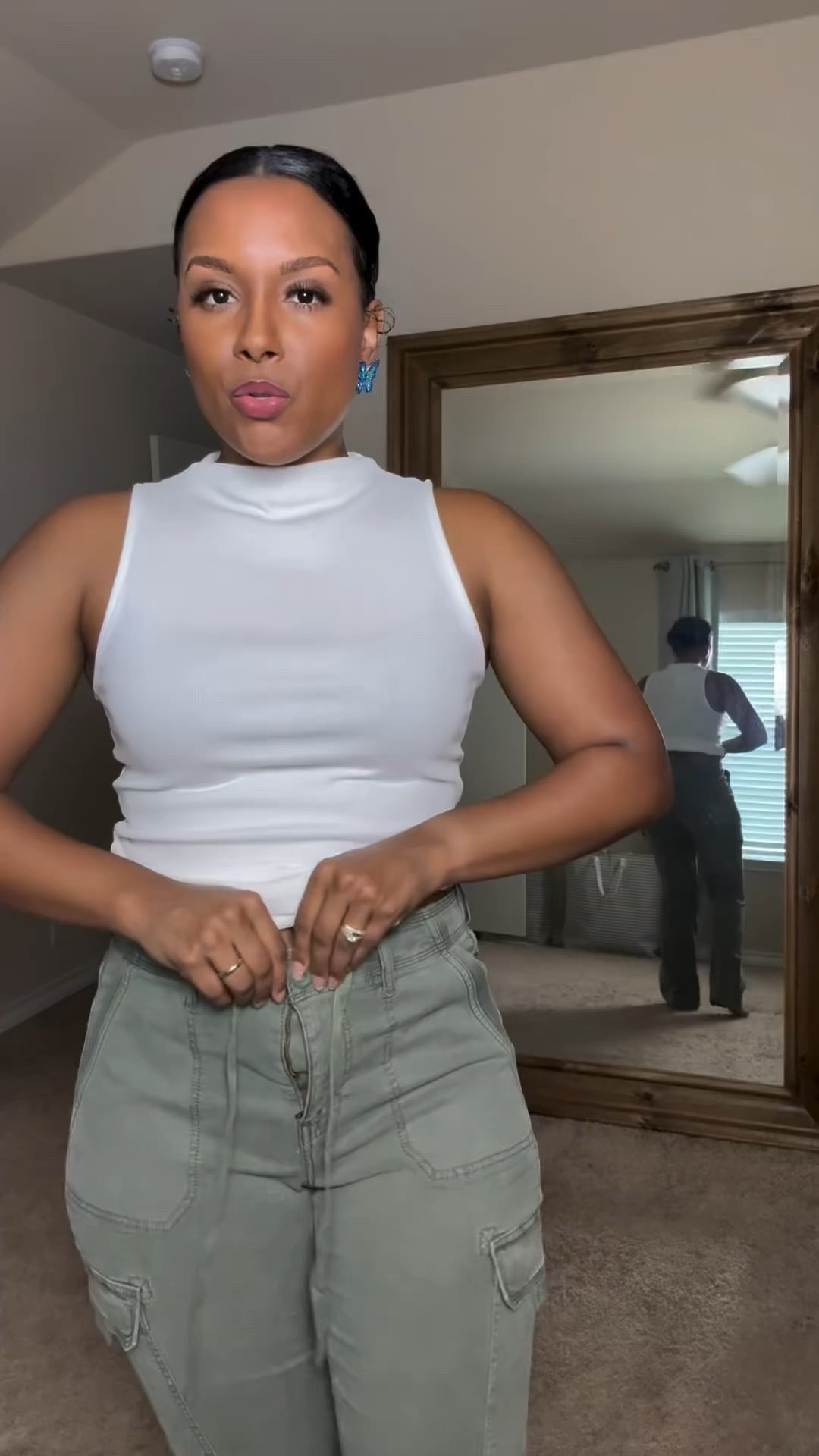 American eagle tall cargo pants! On sale neoooow!! 🥳🥳

#tallgirljeans #tallgirlfriendly 

#LTKFindsUnder50 #LTKFallSale #LTKSeasonal