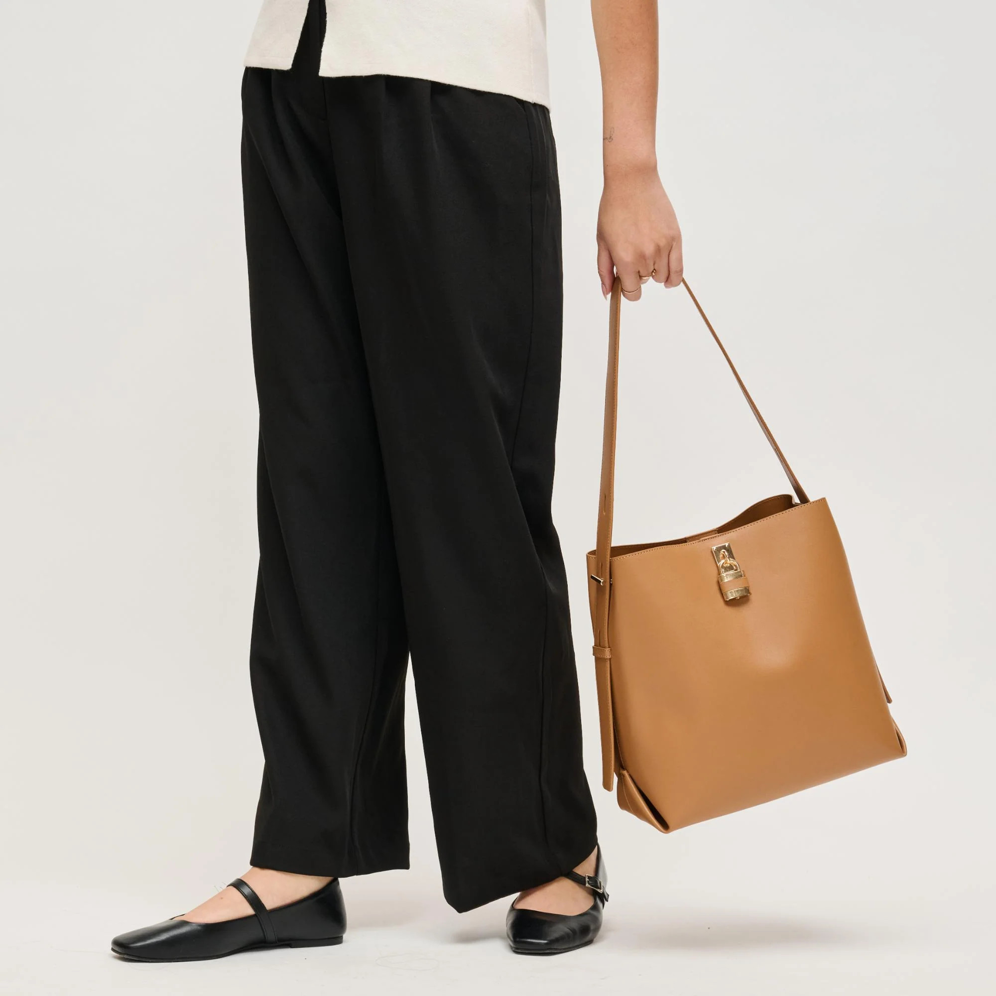 Caroline Hobo | Urban Expressions