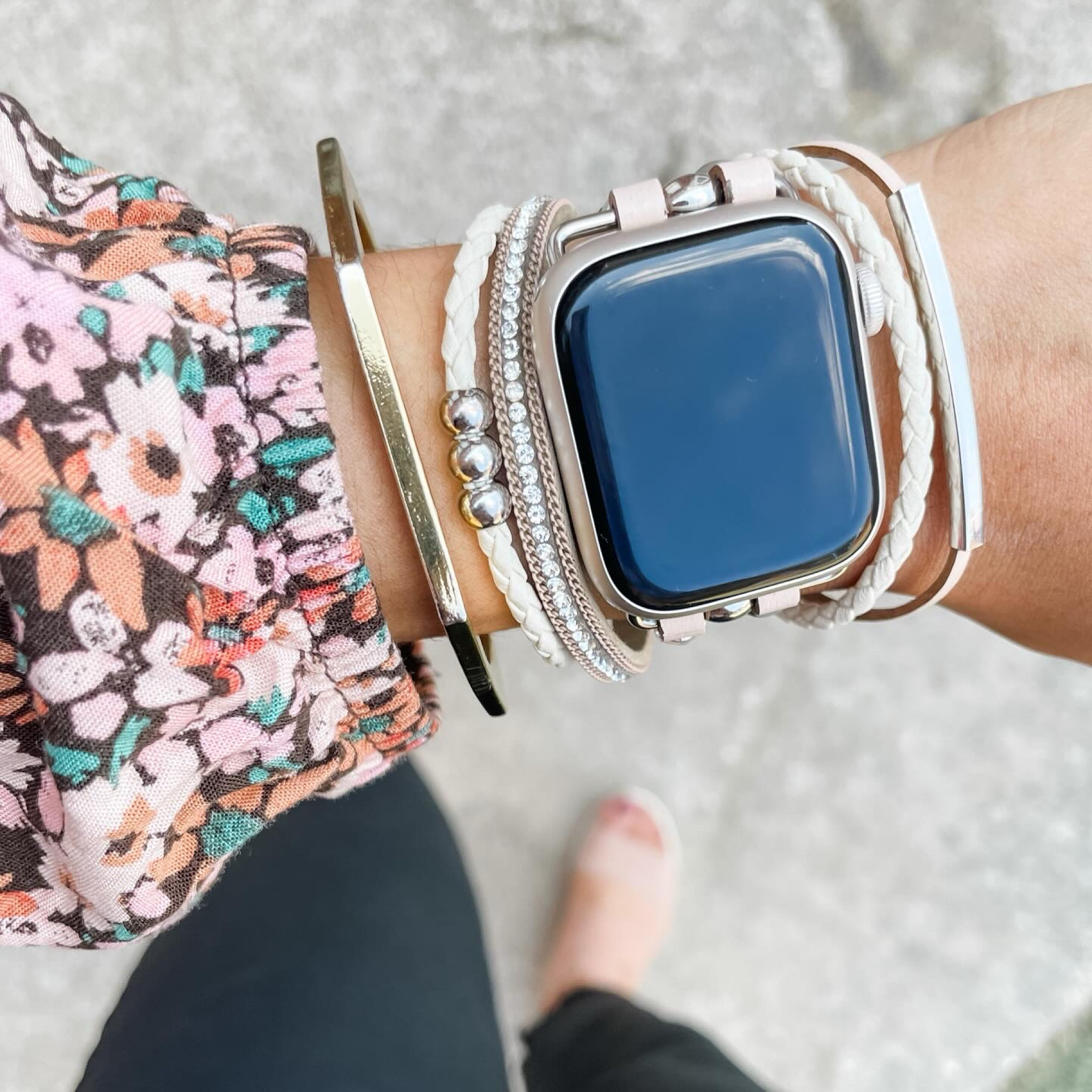 Apple Watch watchband | gift guide 

#LTKHoliday #LTKGiftGuide #LTKHolidaySale