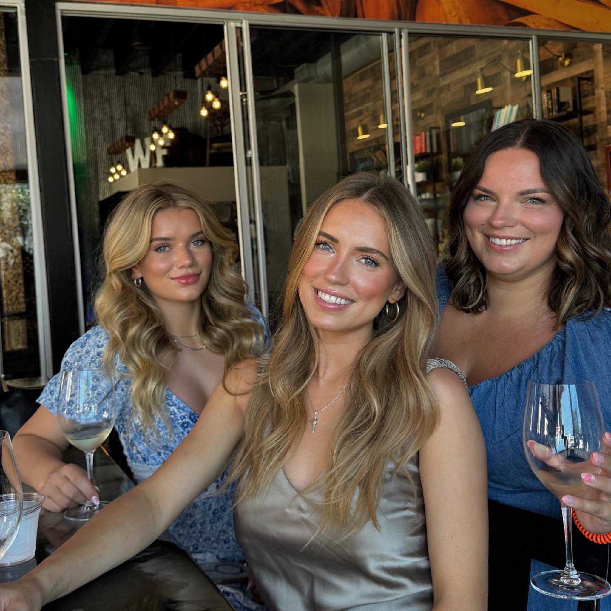 Affordable wedding guest dresses #cheapdresses #classydresses #momfashion #weddingguest #summerdresses