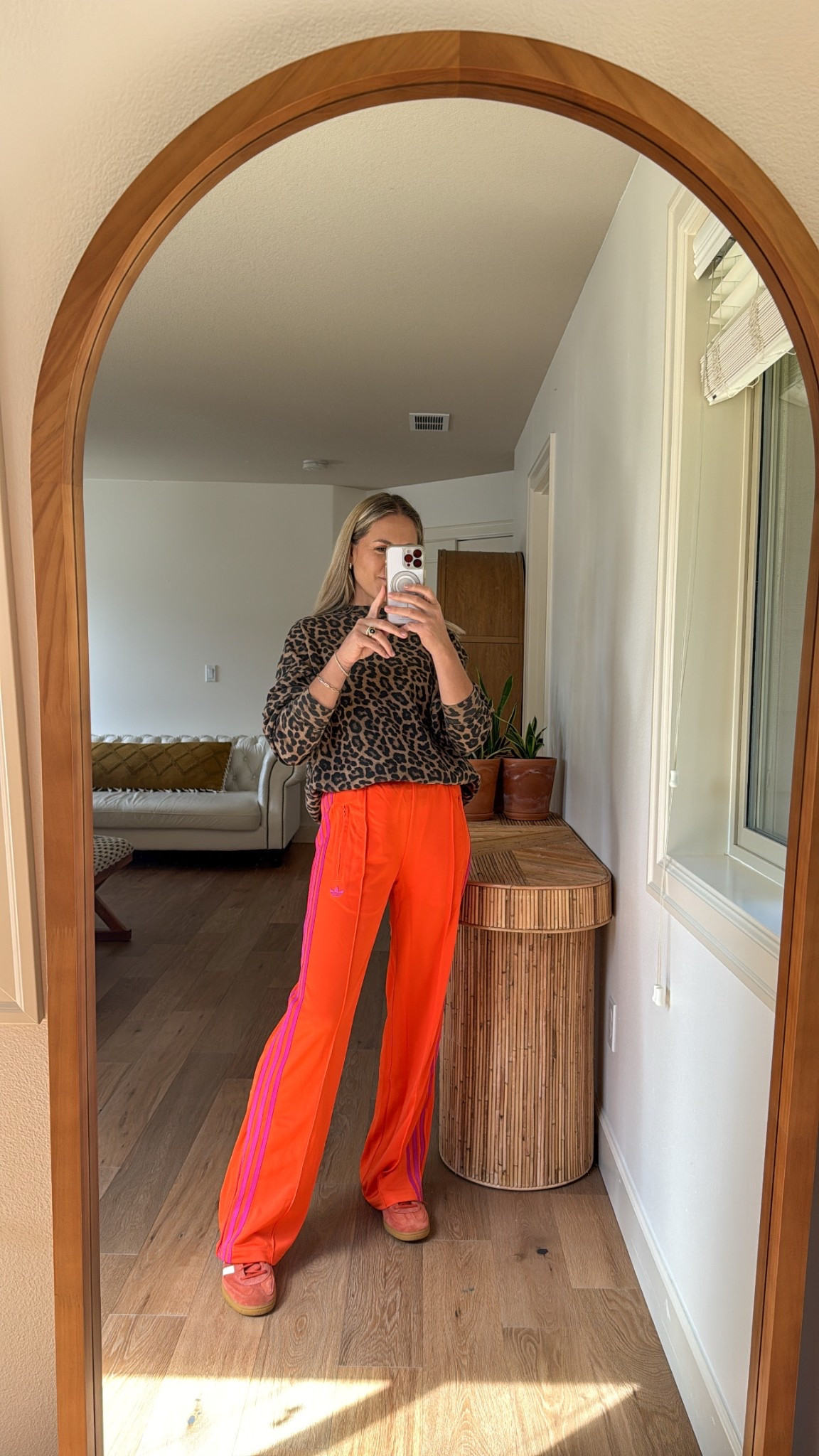 Starting this week with bright colors and my favorite animal print sweatshirt 😉

#LTKSeasonal #LTKFindsUnder100 #LTKStyleTip