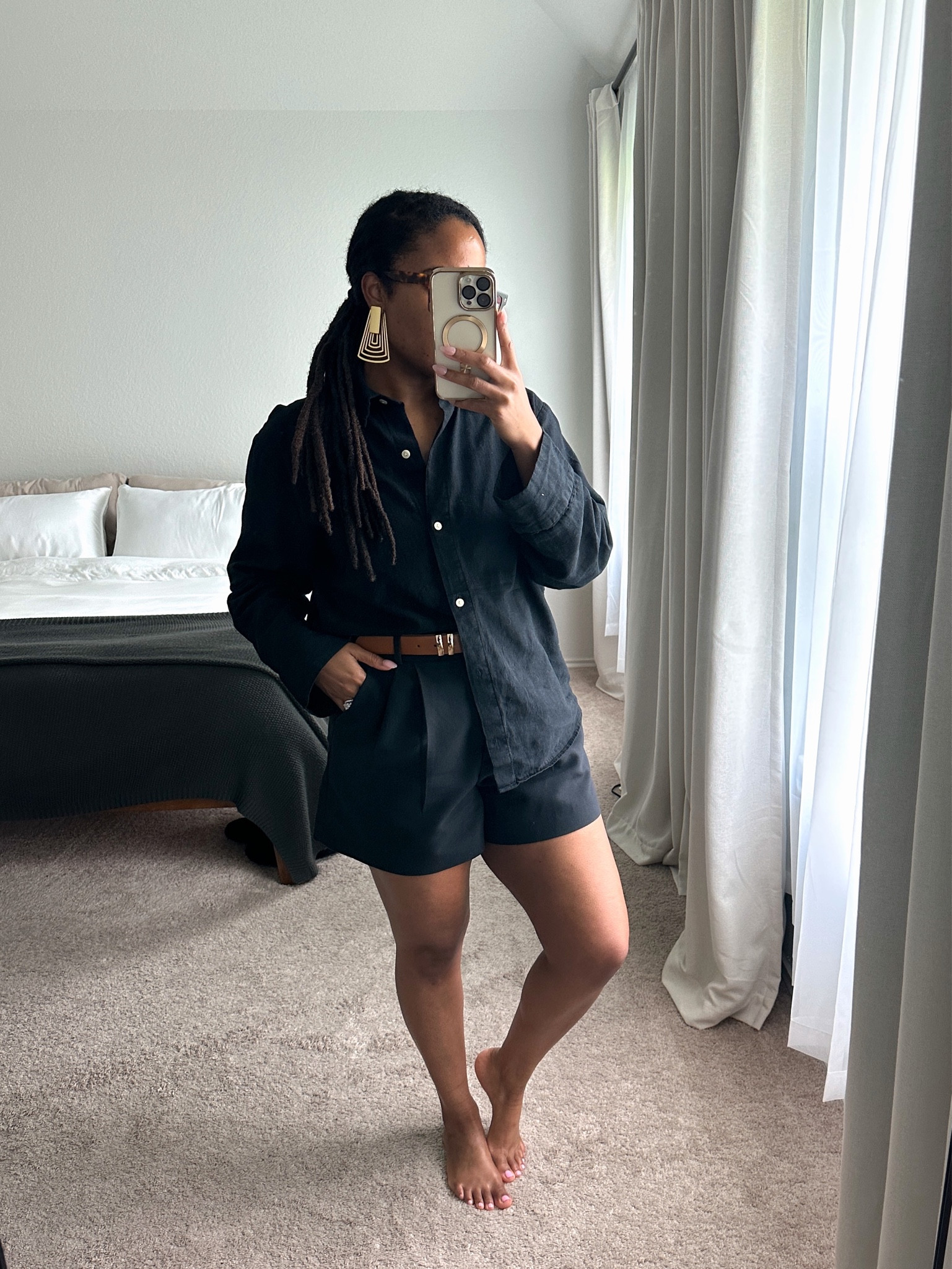 Early fall outfit | minimal style | black outfit 

Unfortunately the earrings aren’t linkable here, but you can find them in my IG highlights (@xodeandrea).

#LTKFindsUnder100 #LTKStyleTip