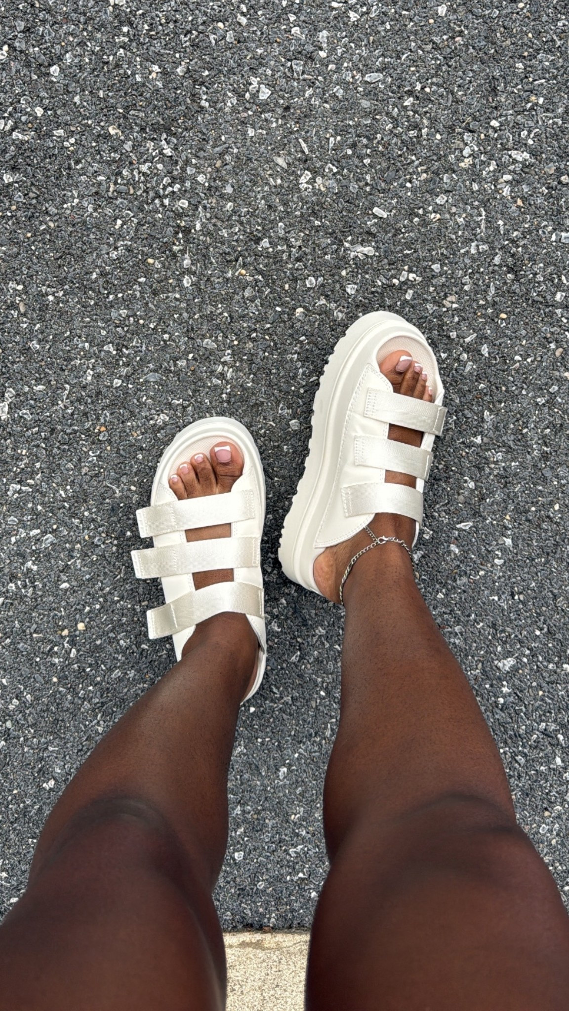 Super cute and comfy Ugg slides

#LTKStyleTip #LTKShoeCrush #LTKSaleAlert