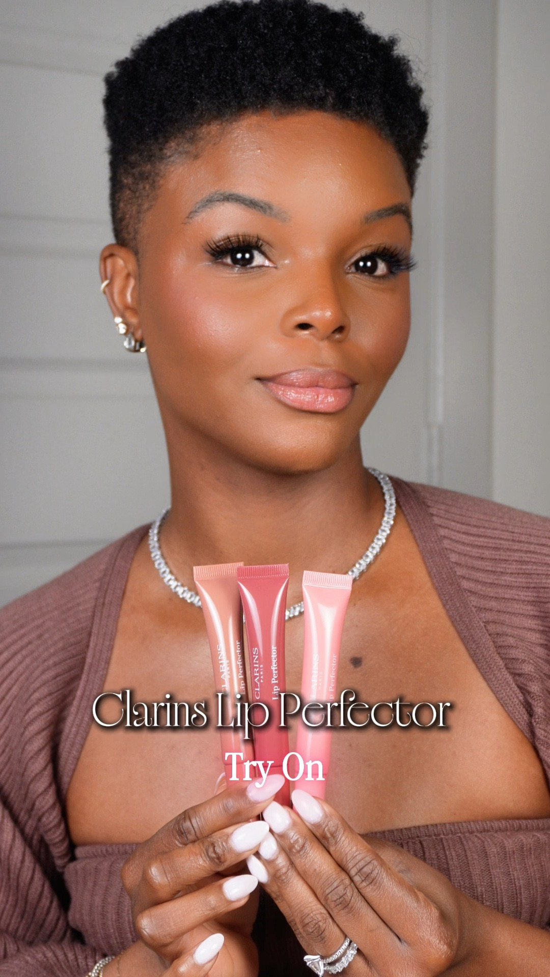 These 3 @Clarins USA Lip Perfector shades looks so good on Brown skin tones 😍🤎 Which color is your favorite? 
#clarinspartner #clarins #lipplumper #lipswatches #lipgloss 