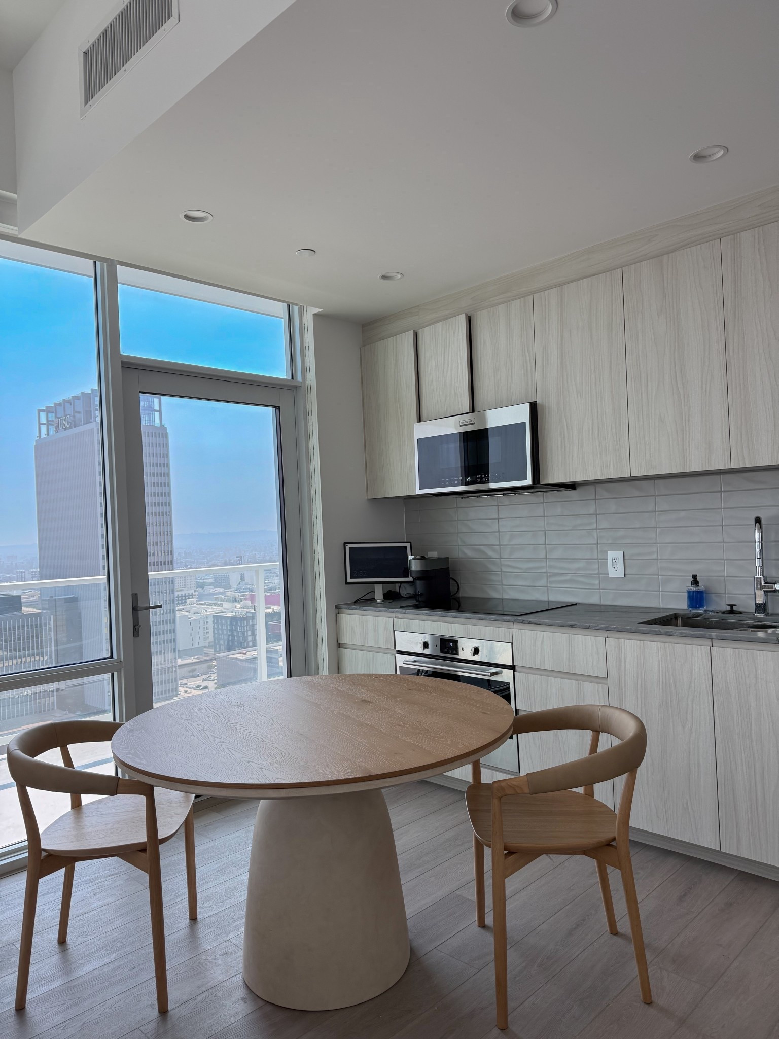 neutral, modern dining table set 🤍

#neutralhome #kitchendecor #diningtable #neutralkitchen #table 

#LTKHome