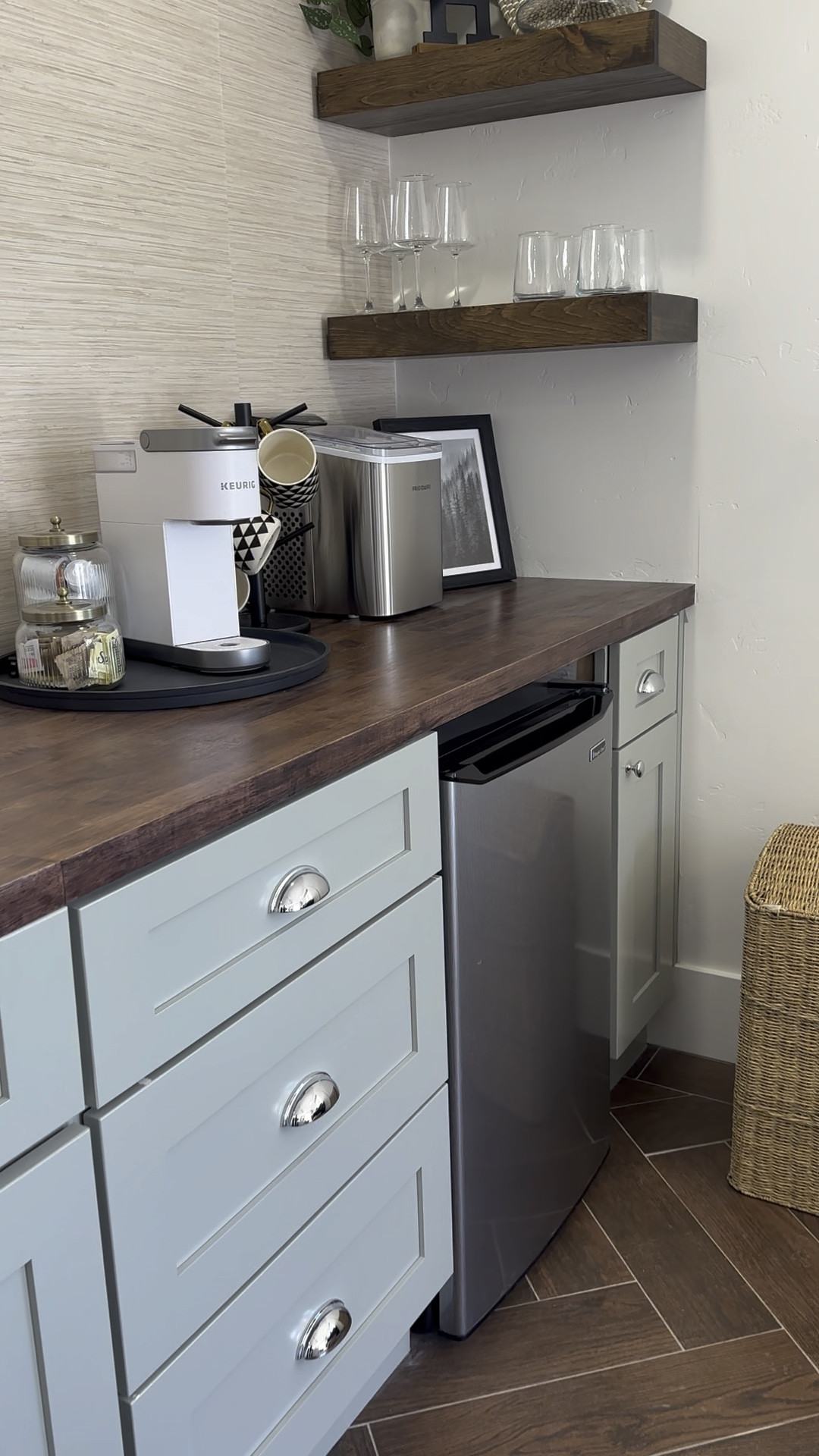 Mini kitchen 

#LTKHome #LTKStyleTip #LTKFindsUnder100