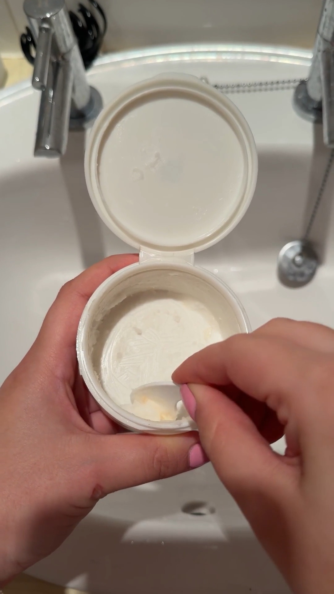 My favourite cleansing balm ever 👀

Beauty of Norton cleansing balm, makeup remover , makeup recommendations 

#LTKBeauty