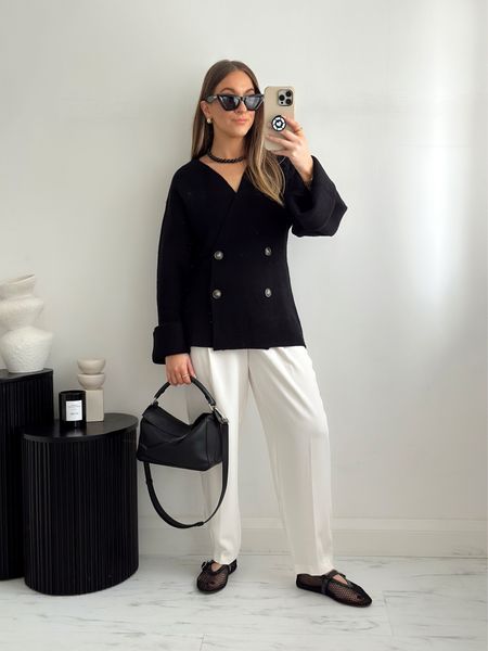 A smart casual monochrome outfit 🖤

My exact trousers are really old from Topshop but I’ve linked some nice alternatives! 

Cardigan is size xs
Shoes are size uk5 (I took half a size up) 

#LTKSeasonal #LTKstyletip #LTKshoecrush