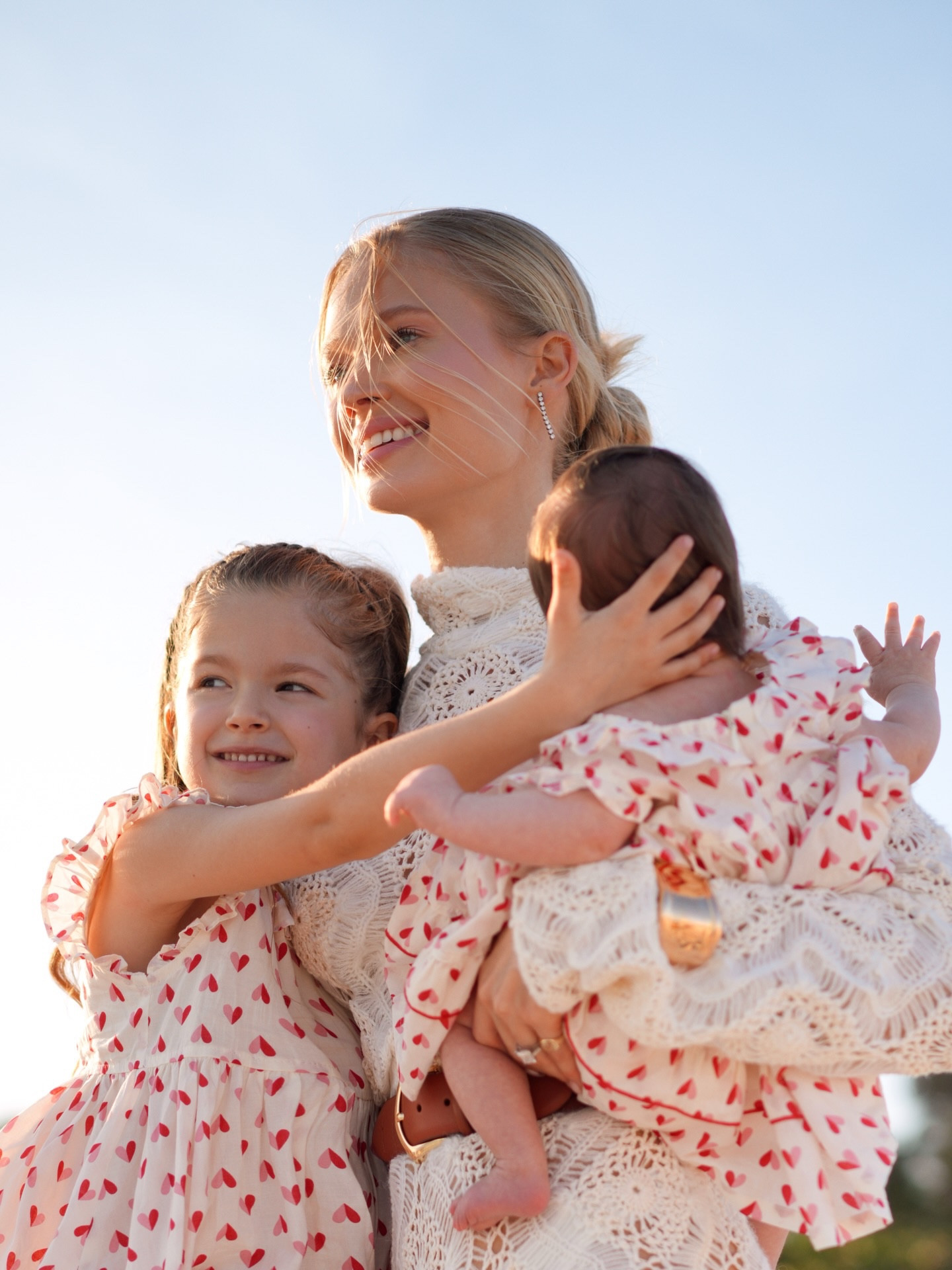 Choosing each other again and again… even while we evolve. That’s the real magic. ✨ may love keep multiplying in everyone’s heart like it does in mine ❤️

Can’t believe how Allegra and Aurora have grown in just two short years 🥹

#happyvday #family #mylove