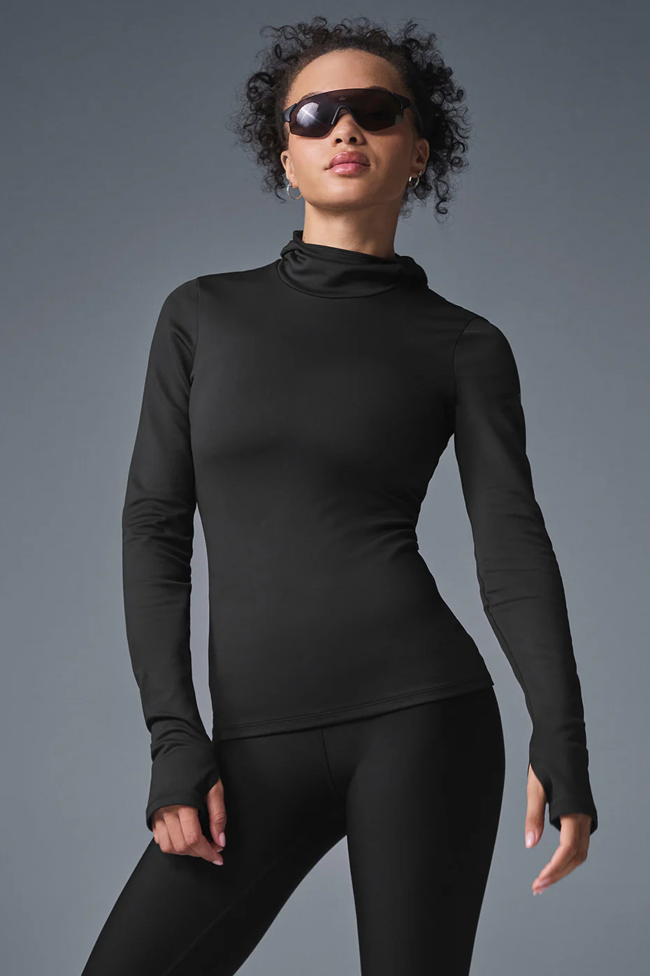 ALO | Airlift Winter Warm Hooded Runner Sweatshirt in Black, Size: Medium | Alo Yoga (US)