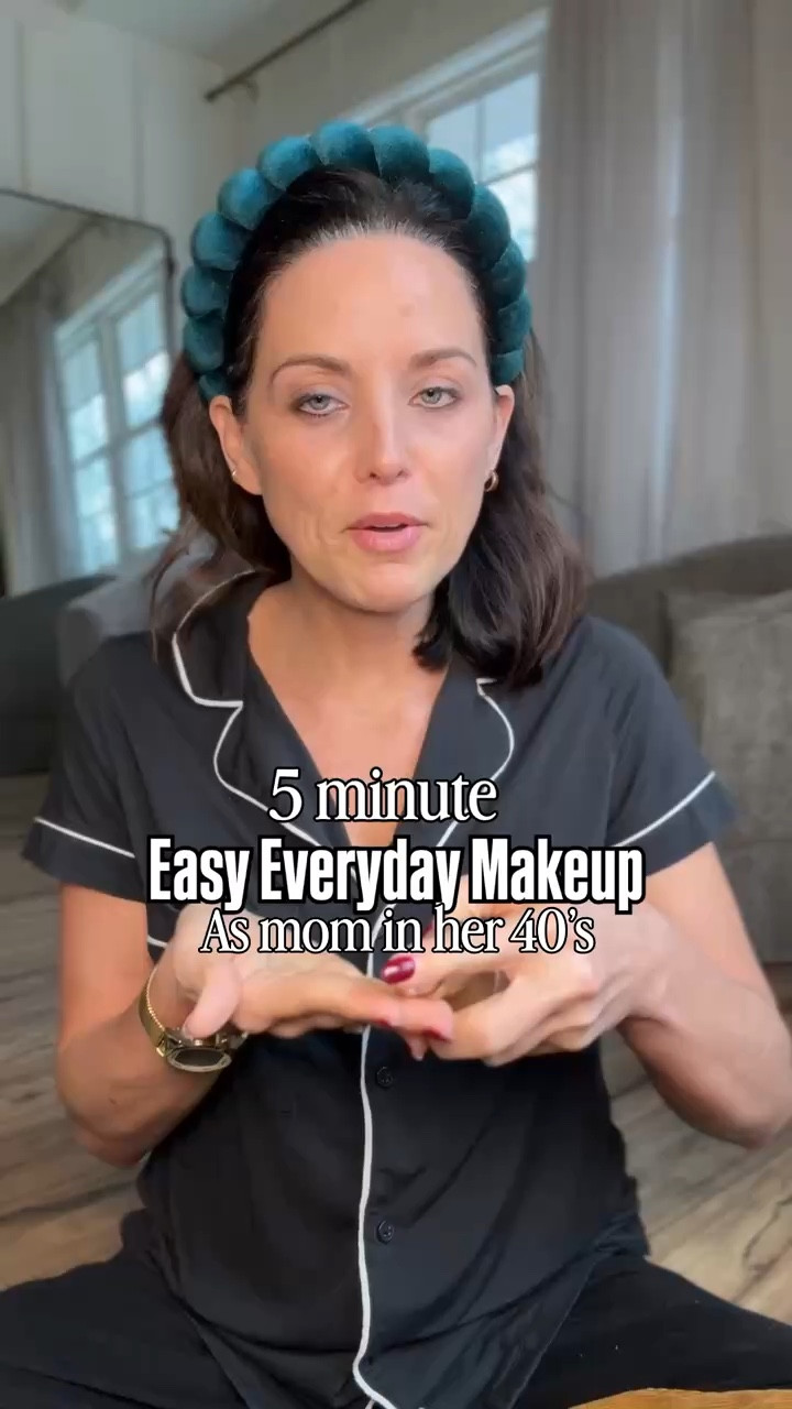 5 minutes & we’re out the door 💄
merit beauty routine, easy everyday makeup, quick mom makeup, natural makeup look, simple beauty routine
#meritbeauty #easymakeup #everydaymakeup #naturalmakeup #5minutemakeup #beautyroutine