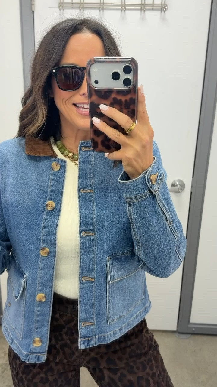 this jacket is giving designer 🤎✨ walmart really nailed this one!! the details make it look SO much more expensive than it is

#WalmartFinds #WalmartFashion #DesignerLookForLess #AffordableFashion #FallFashion #LTKFinds