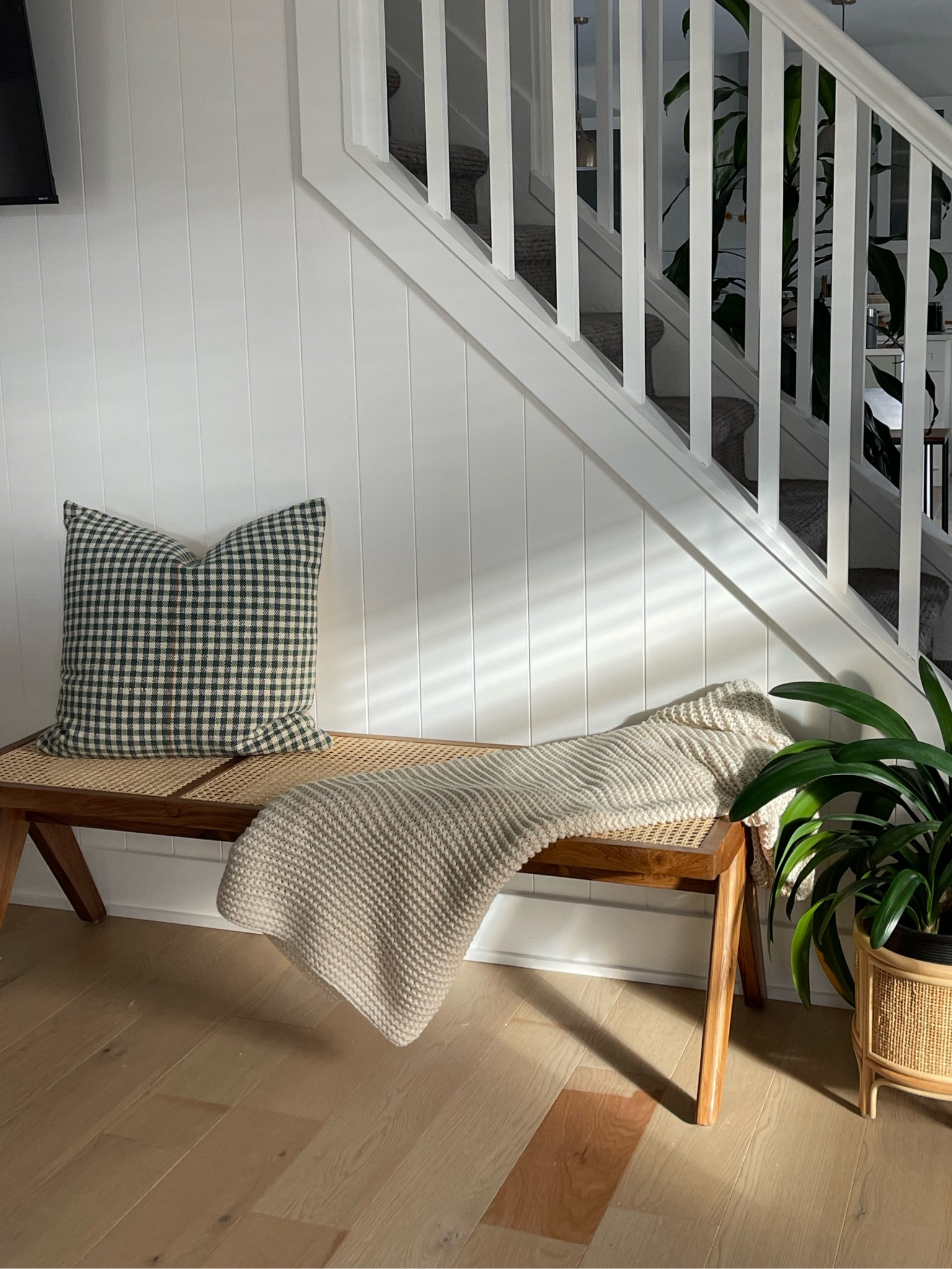 Pillow and bench! Reviews suggest not really sitting on the bench as it’s fragile- just a heads up! 