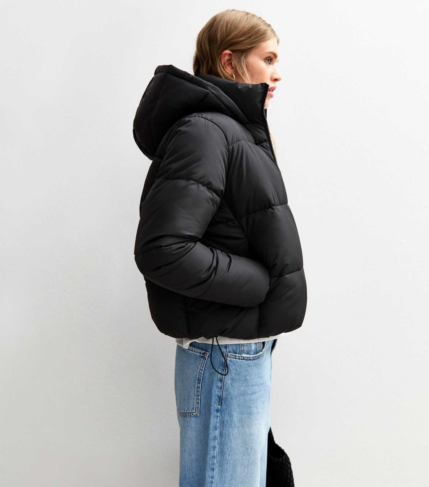 Black Hooded Cropped Puffer Jacket | New Look | New Look (UK)