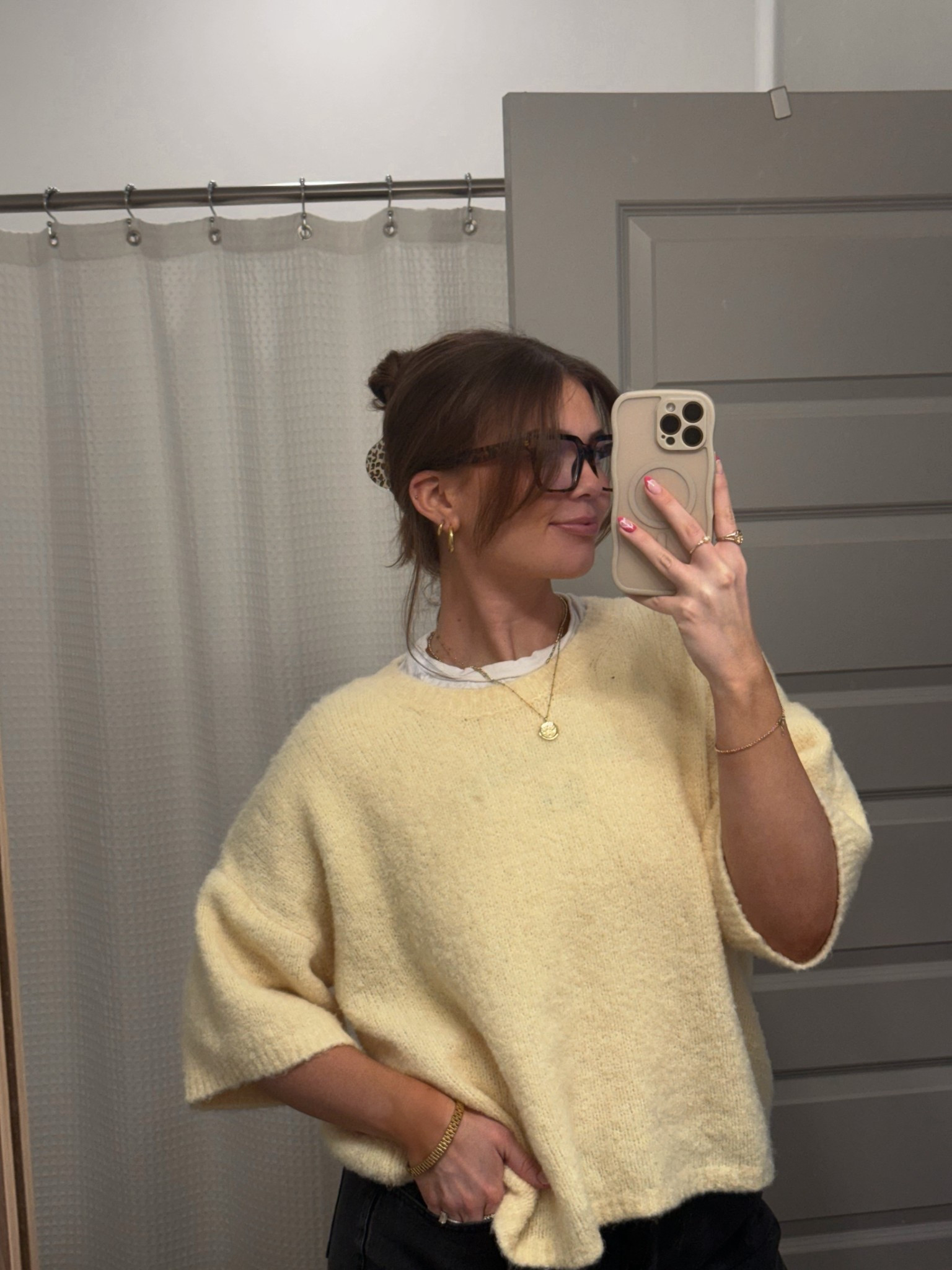 Yellow spring short sleeve sweater 