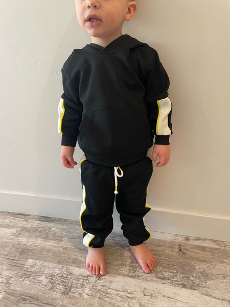 Cutest toddler boy sweatsuit 

#LTKstyletip #LTKfamily #LTKkids