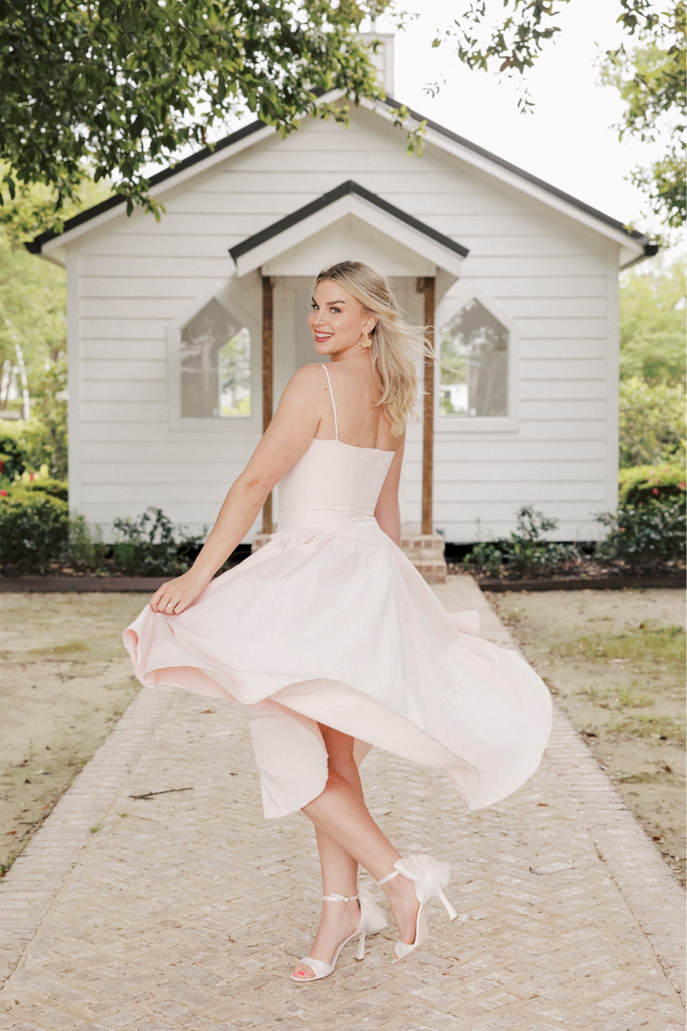 I love this dress!!!! To get the pink color you may have to go directly to house of CB

#LTKWedding #LTKStyleTip
