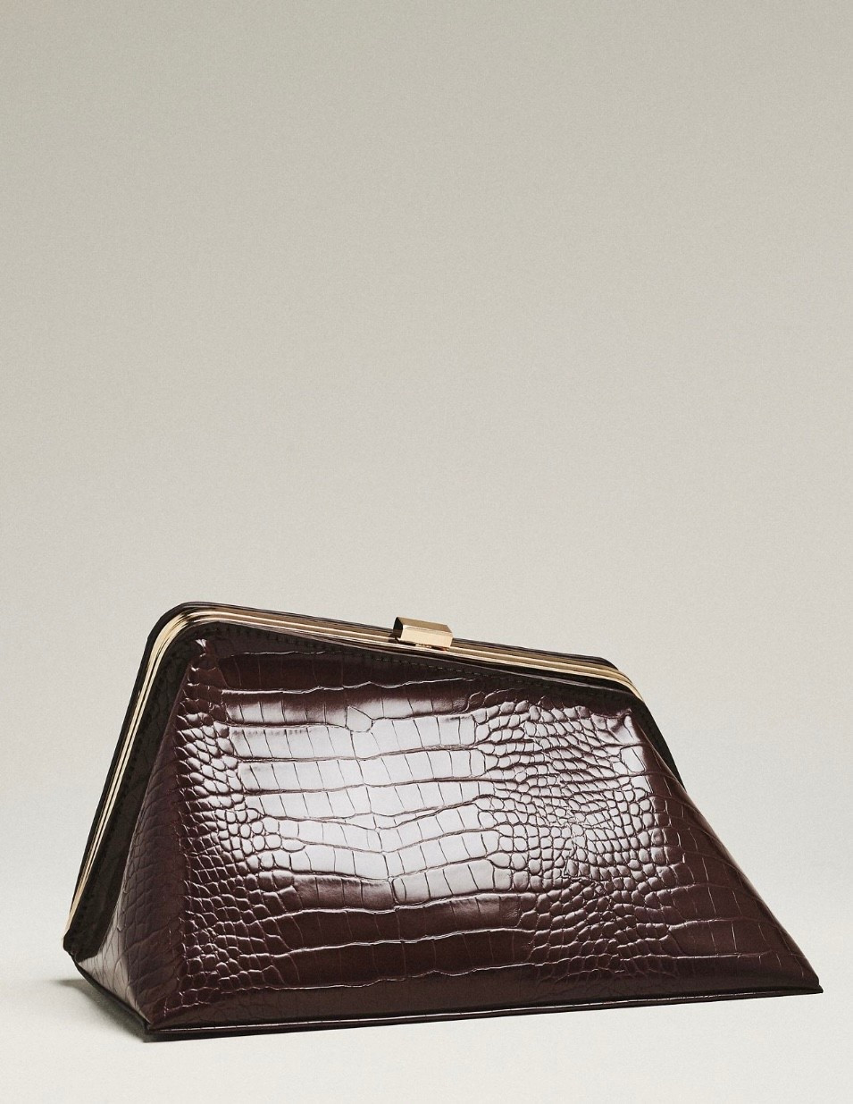 Anthro Sculptural Clutch 
.
.
#anthropologie

#LTKSaleAlert