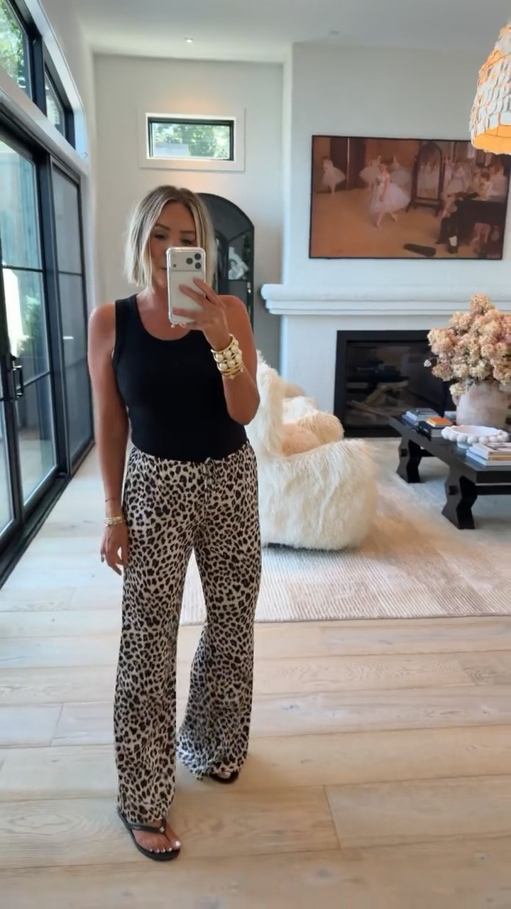 These satin cheetah pants can easily transition into fall 🐆🔥

#LTKdayinmylife #LTKgrwm #LTKootd