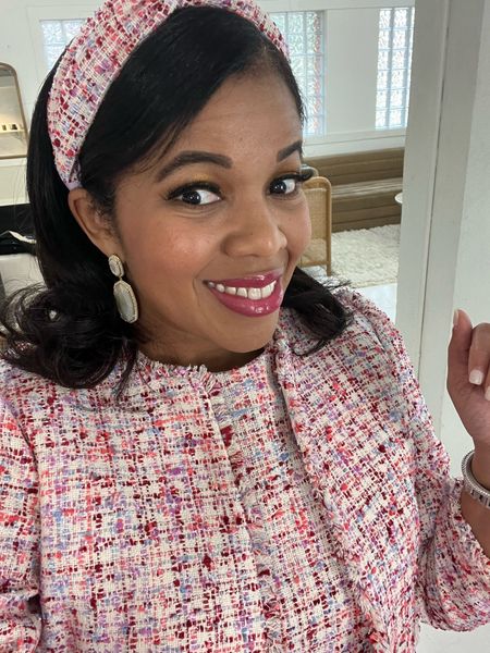 I’m Obsessed with this tweed jacket and headband combo from Ann Taylor! This look is perfect for work! 

#LTKsalealert #LTKstyletip #LTKworkwear