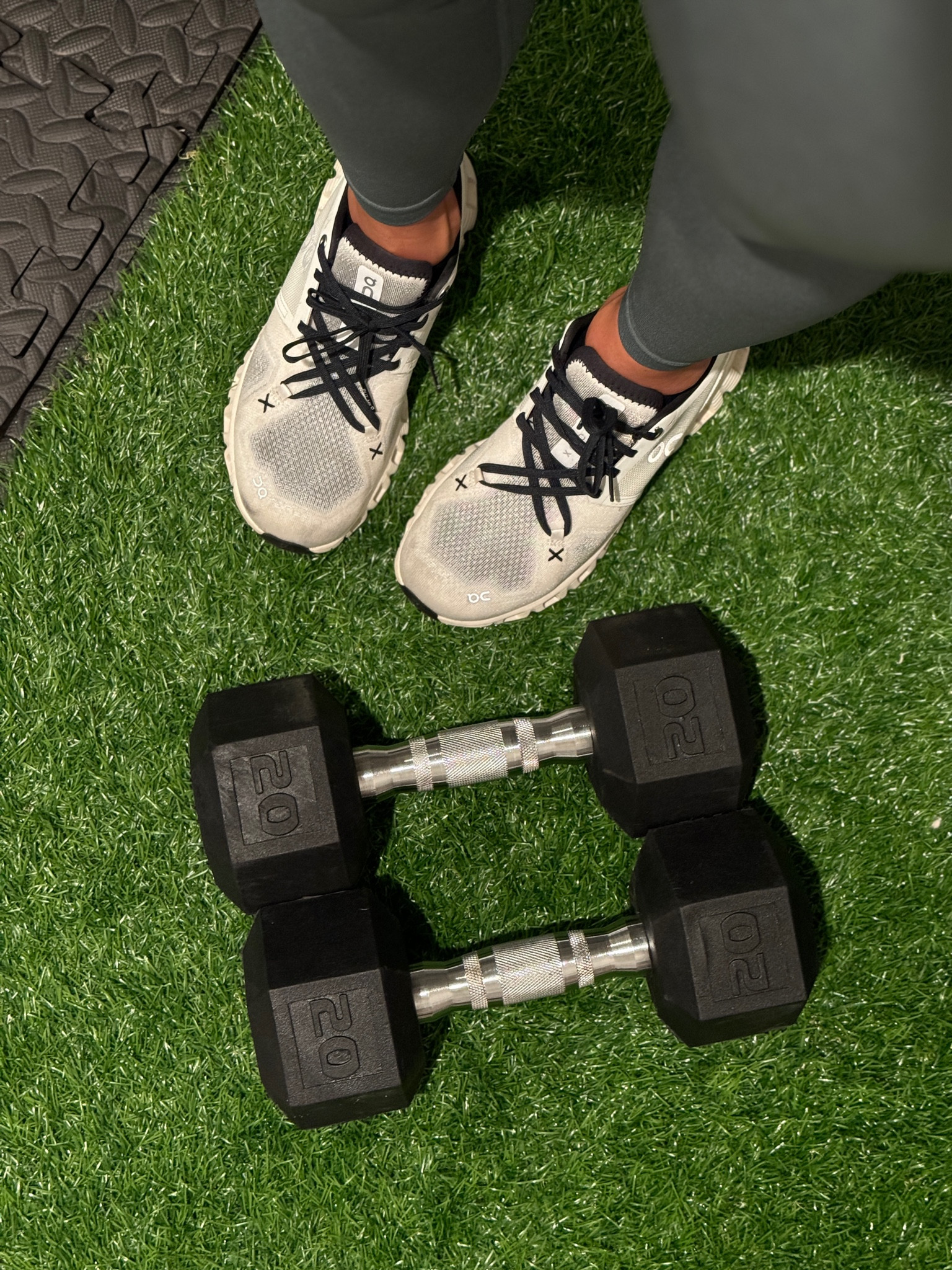 Day 31 of 75 hard! Still going strong! 💪🏼 #activewear #amazonfinds #onclouds #oncloud #oncloudshoes 

#LTKShoeCrush #LTKActive #LTKFitness
