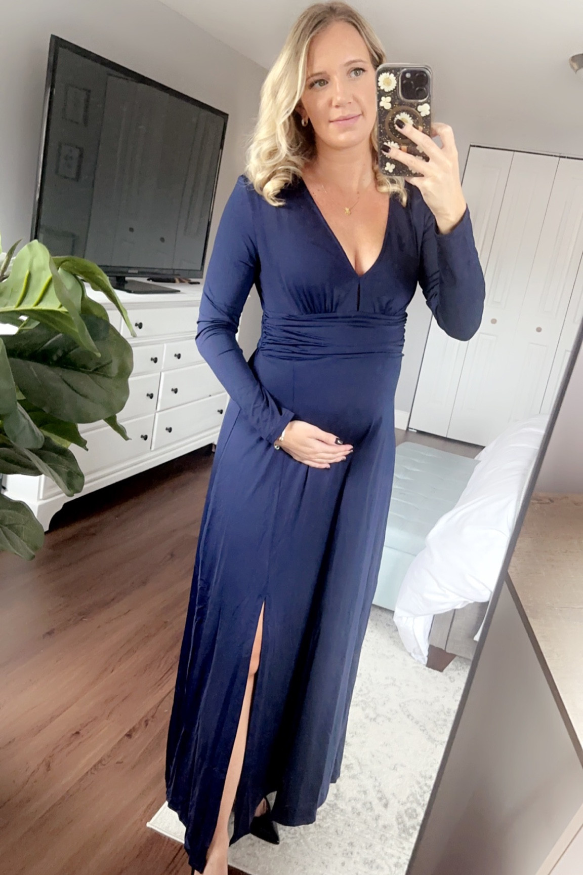 Wedding guest maternity / bump friendly dress 💙

7 months
Pregnancy outfit 
Wedding guest pregnant 
Wedding maternity 
Amazon find 
Under $100
Comfortable 
Long sleeve 
Navy gown 

#LTKwedding #LTKfindsunder50 #LTKbump