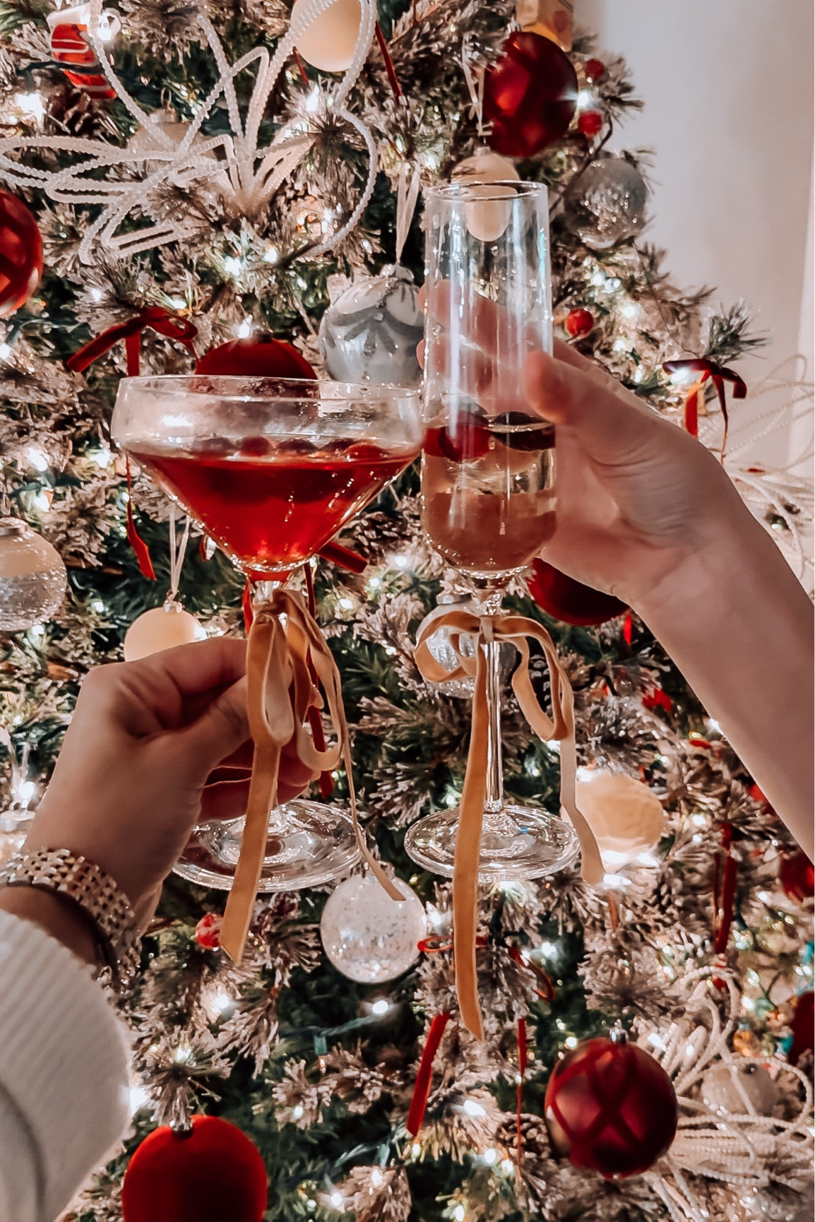 christmas party eve day festive drink tree decor decoration 

#LTKSeasonal #LTKHoliday #LTKGiftGuide