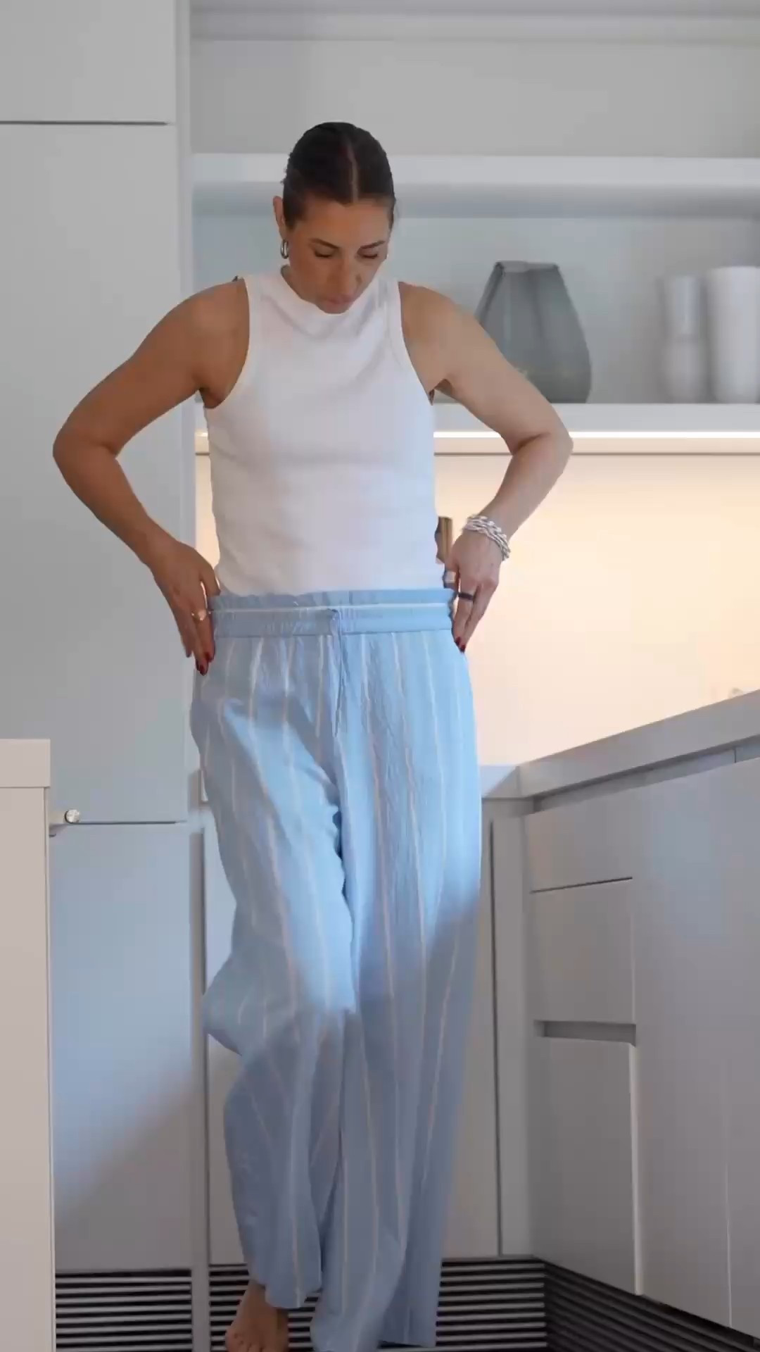 Pyjama Style mit half french tuck. Love it. In hellblau  

#LTKstyletip #LTKdeutschland #LTKü50