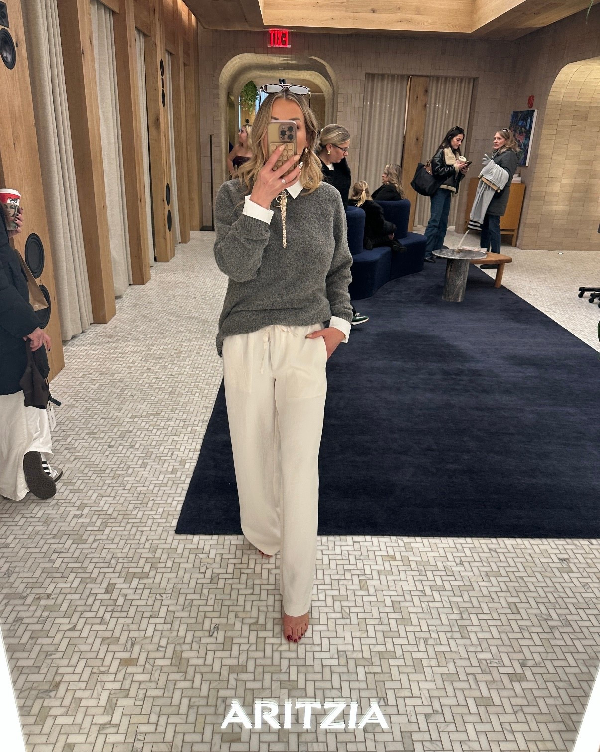 I had to stop by Aritzia in NYC and I had to get these amazing pants! They are the Lodge style and I love how versatile they are. They are this fabric that just feels so elevated and chic-and can be worn so many ways! Linked ⬆️

#Itkcreator #Itkfinds
#Itkwatchnow #Itkstyletip
#aritzia #pants #tailoredpants #tryon #nyc

#LTKHoliday #LTKootd #LTKSeasonal