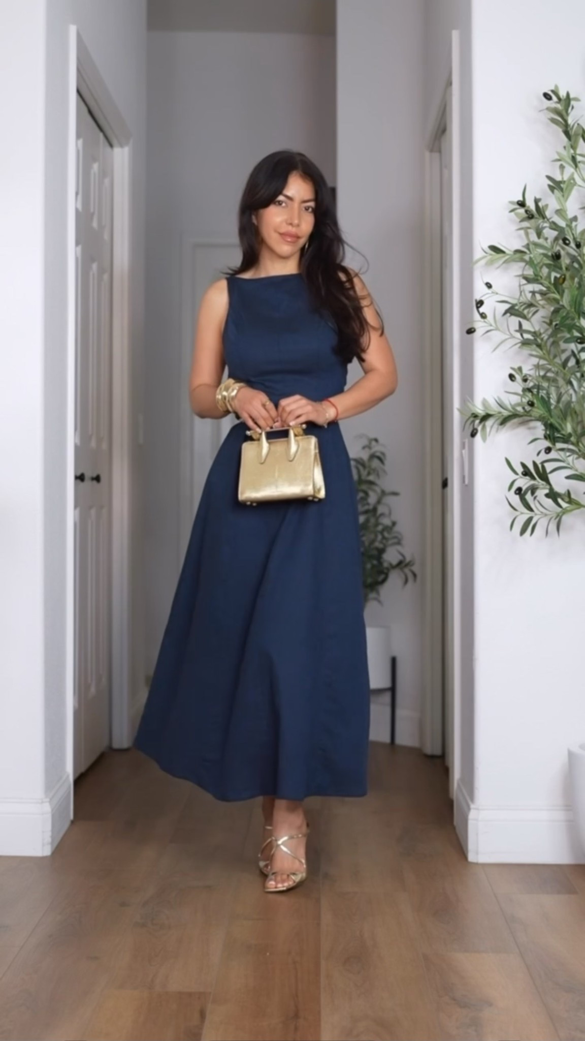 Styling a sleeveless linen midi dress from Zara! ✨

This Zara dress is under $60 and the perfect Summer dress! Linking more of my Summer Zara finds below!

Summer outfits, Zara outfits, summer dresses, gold accessories, blue midi dress

#LTKgrwm #LTKSeasonal #LTKootd