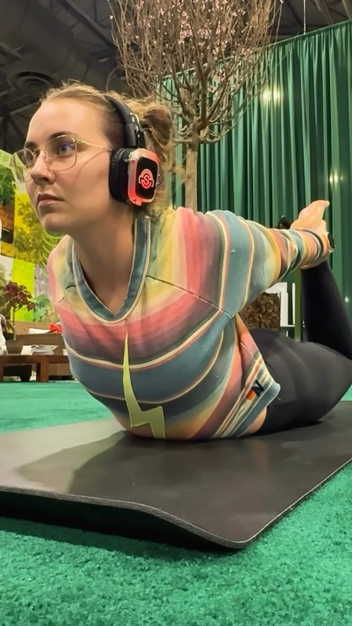 flower show yoga @phsgardening 
•
#rooted #yogaflows #activegirly #phsflowershow