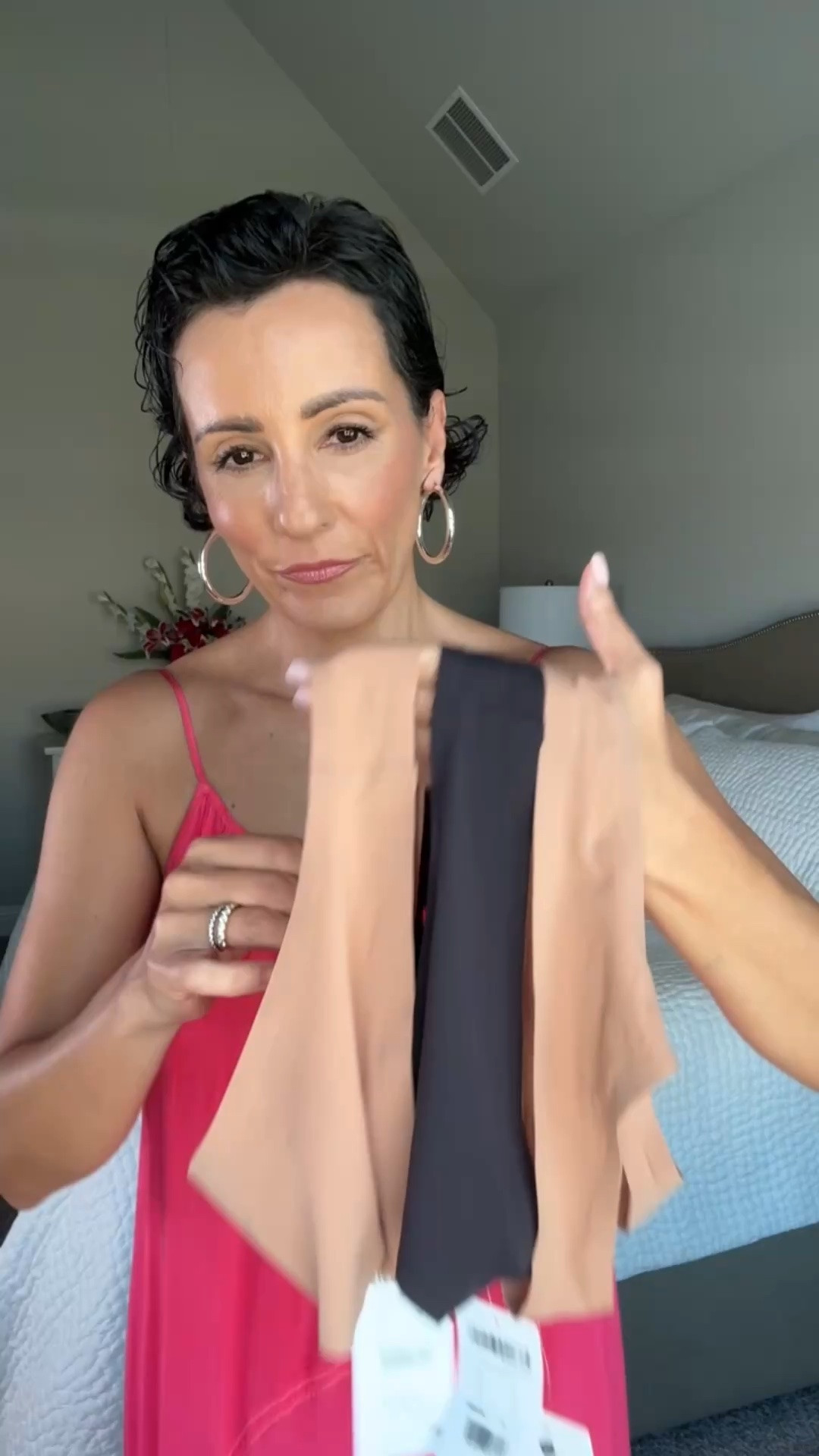 Seamless underwear is one of those wardrobe essentials that makes a difference in how your clothes fit. I love having a smooth, no-show option for fitted dresses, trousers, and skirts when you want clean lines without visible panty lines. Comfortable, practical, and a foundation piece every wardrobe needs.

seamless underwear, no show underwear, invisible underwear, comfortable underwear, everyday essentials, wardrobe basics, smoothing undergarments, women over 50 style, lingerie essentials, no panty lines, outfit foundations, stylewitheugenia