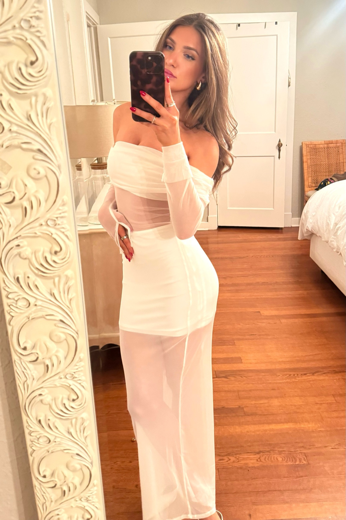 perfect holiday dress 🤍❄️