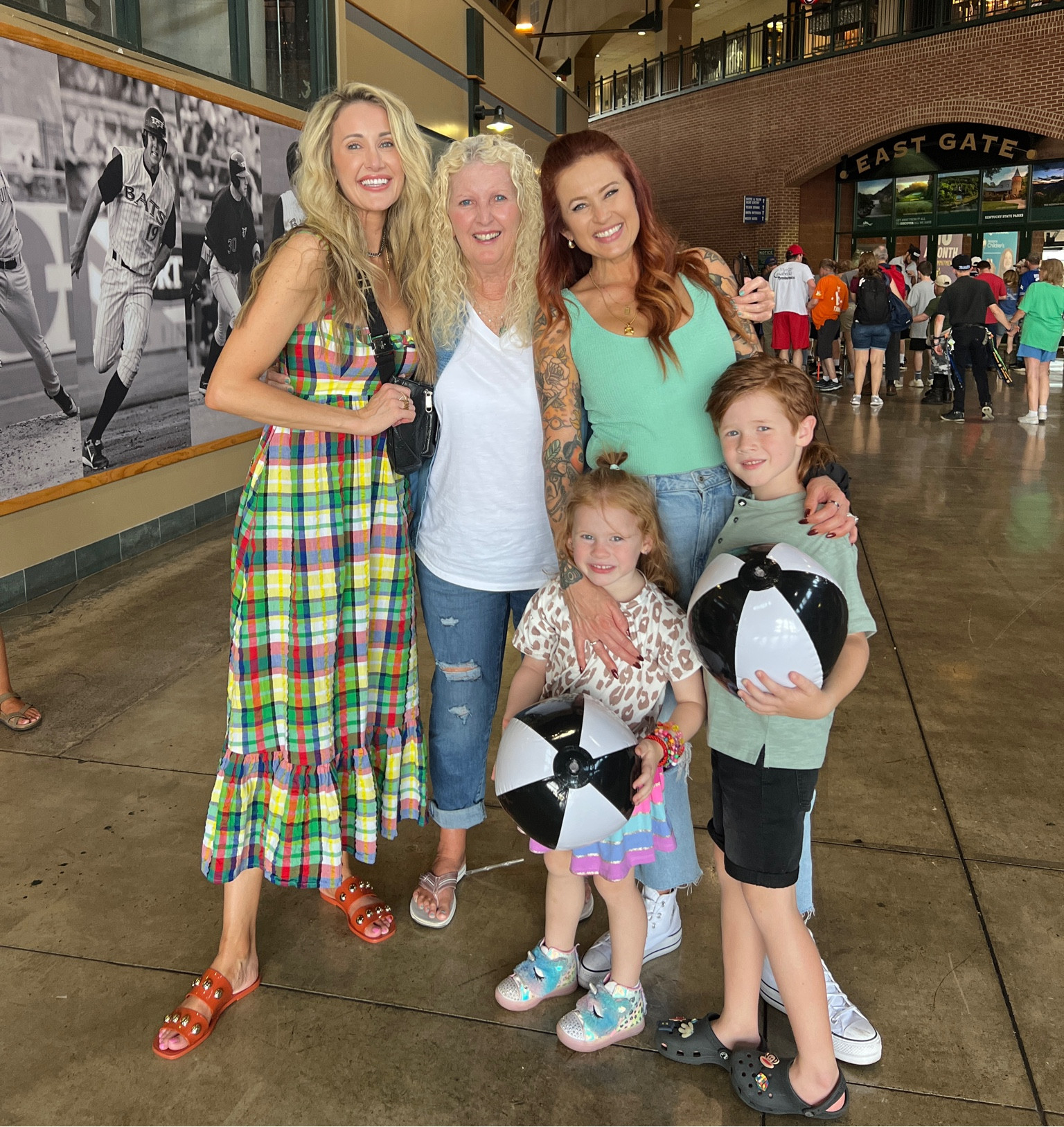 This dress is sooooo easy & got loads of compliments! I’m in a size 4 which I would say fits true to size - stretchy in the back so good for smaller or larger lady lumps 👌🏼