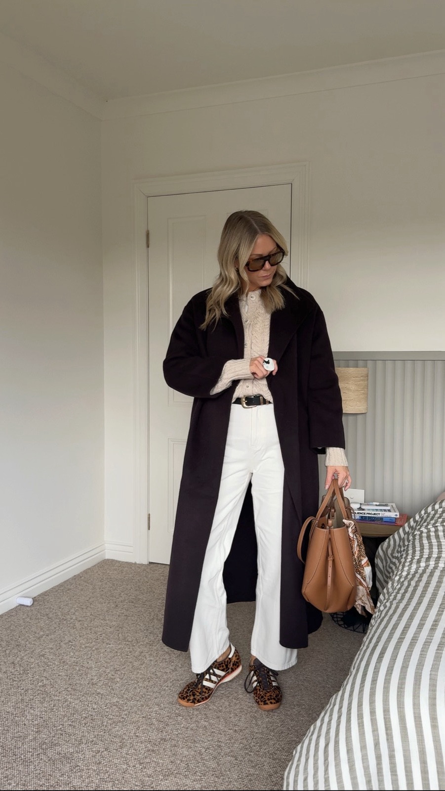 White barrel leg jeans for work? It’s a big YES from me 🤍 jeans are Feather & Noose and I’m in a 10; coat is Assembly Label and I’m in a S/M x

#LTKstyletip #LTKworkwear #LTKaustralia