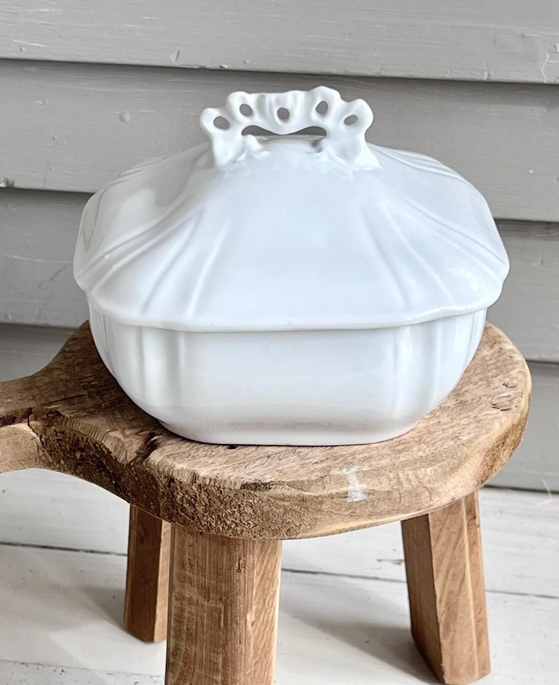 Small White Scalloped Ironstone Tureen - Etsy | Etsy (US)
