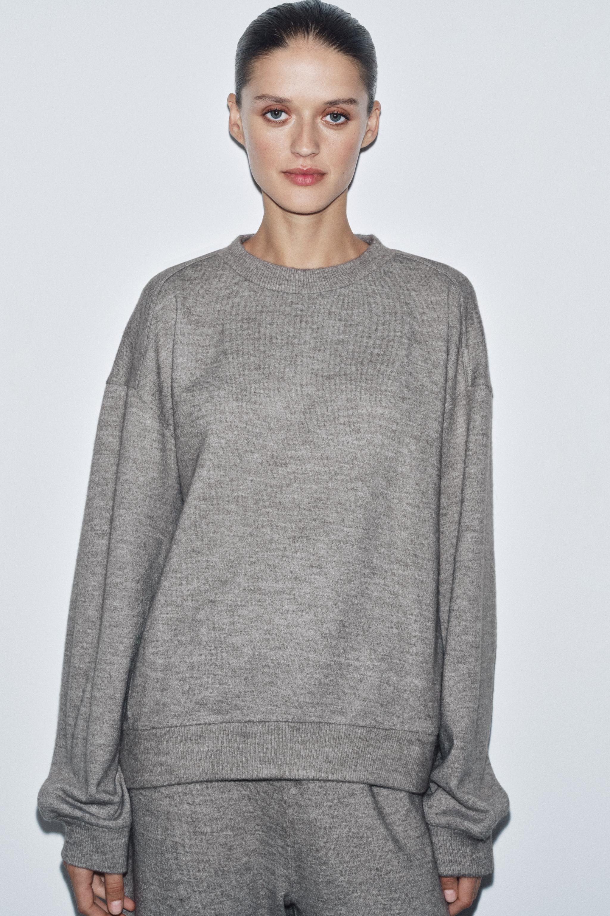 SOFT LONG SLEEVE SWEATSHIRT | Zara UK