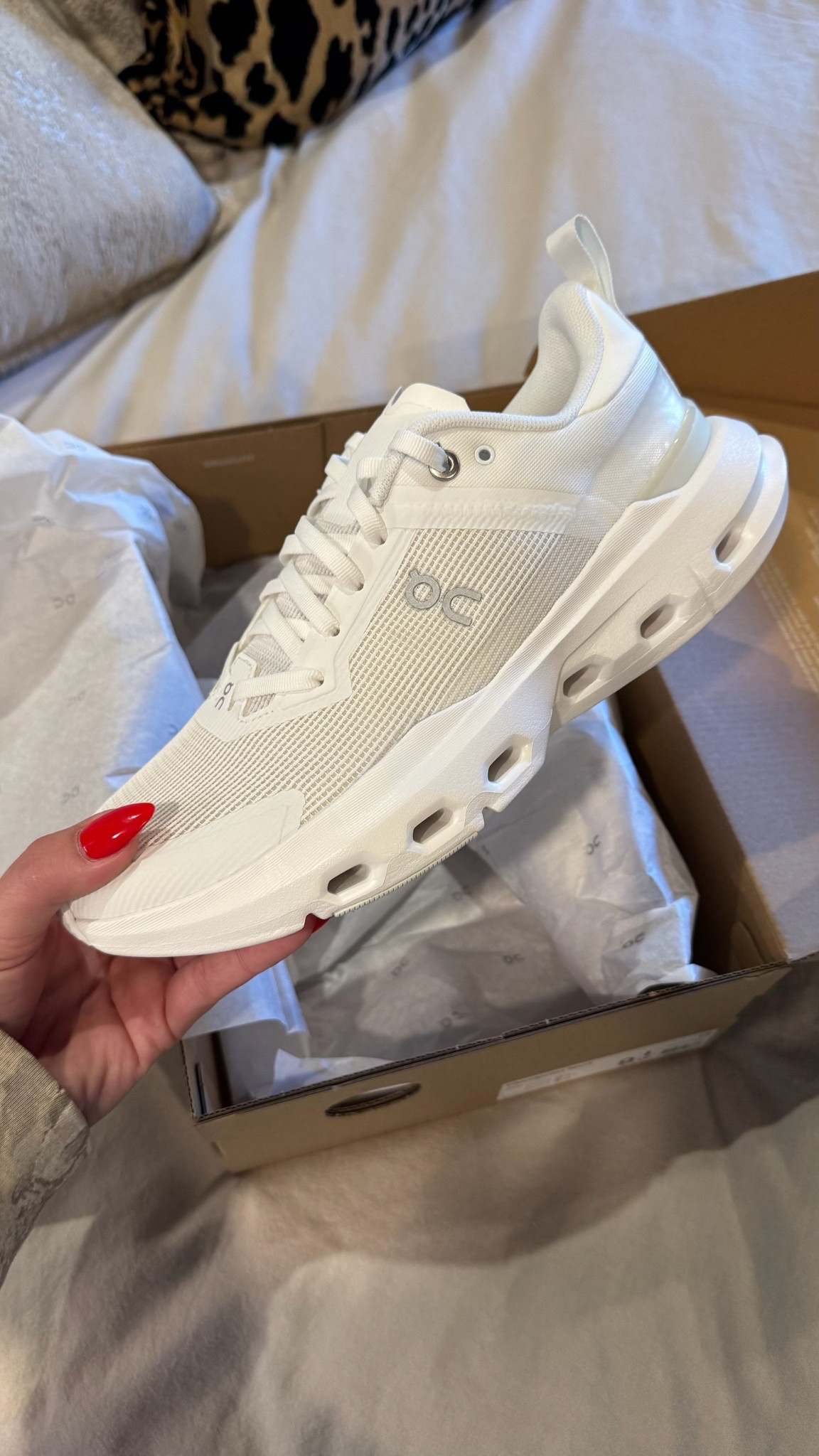 @nordstrom #Nordstrompartner carries one of my favorite active brands @onrunning #ON #dreamon 
Loving these new pieces! 

#LTKStyleTip #LTKActive