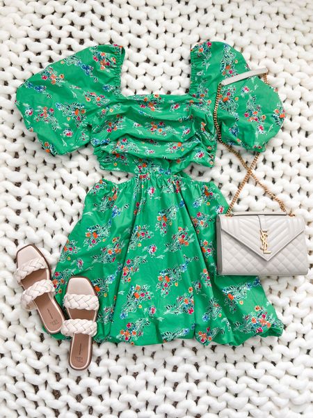 Cute little target dress for a summer outfit. I’d wear this to brunch:)

Summer dress
Summer outfits
Summer outfit ideas
Floral dress
Target dress
Target style
White sandals
Braided sandals
Brunch outfit

#LTKunder50 #LTKFind #LTKSeasonal