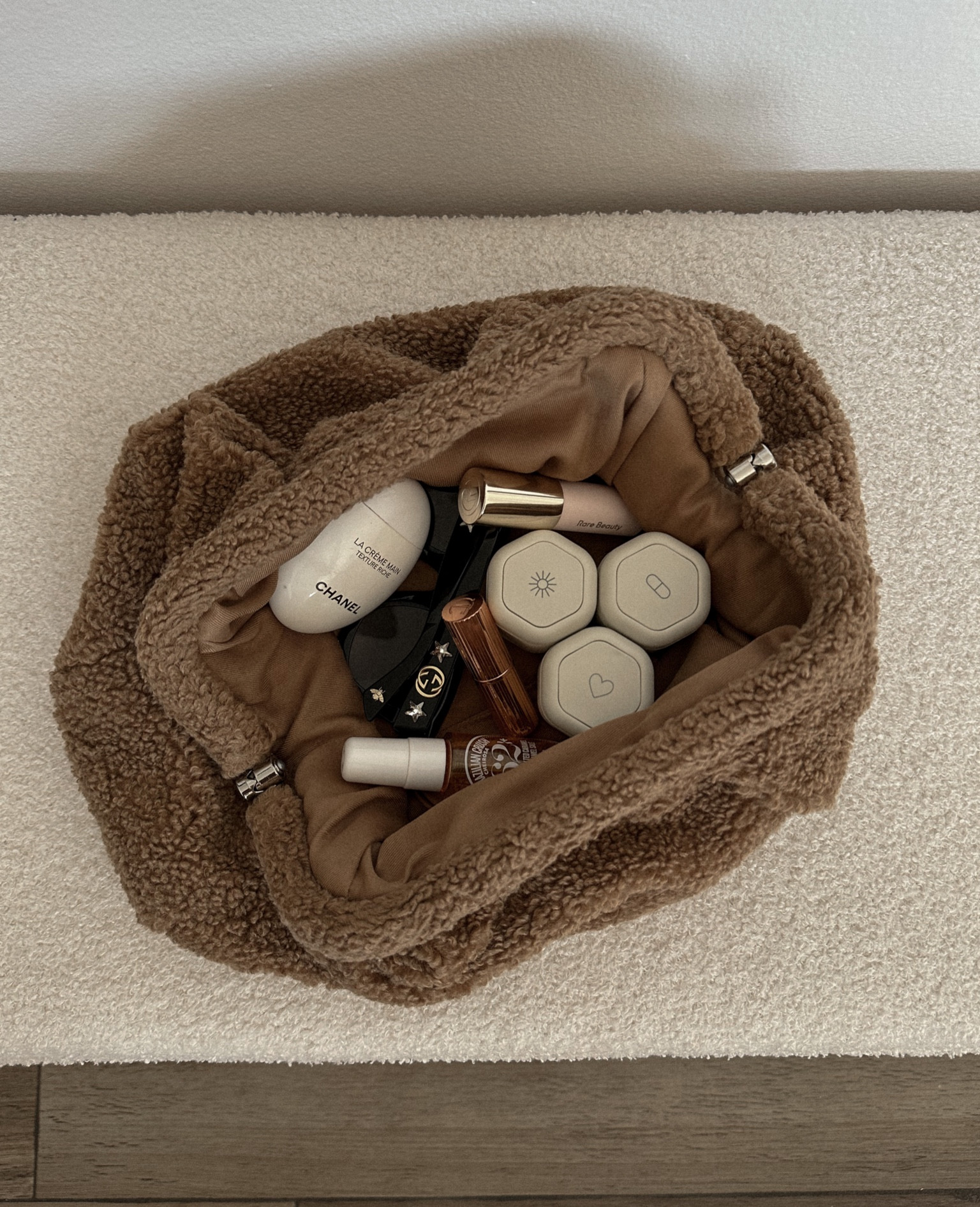 Tooo excited for sherpa szn this fall🍂🤍🫶🏼!! Here are my clutch bag essentials👝✨

#LTKitbag #LTKSeasonal