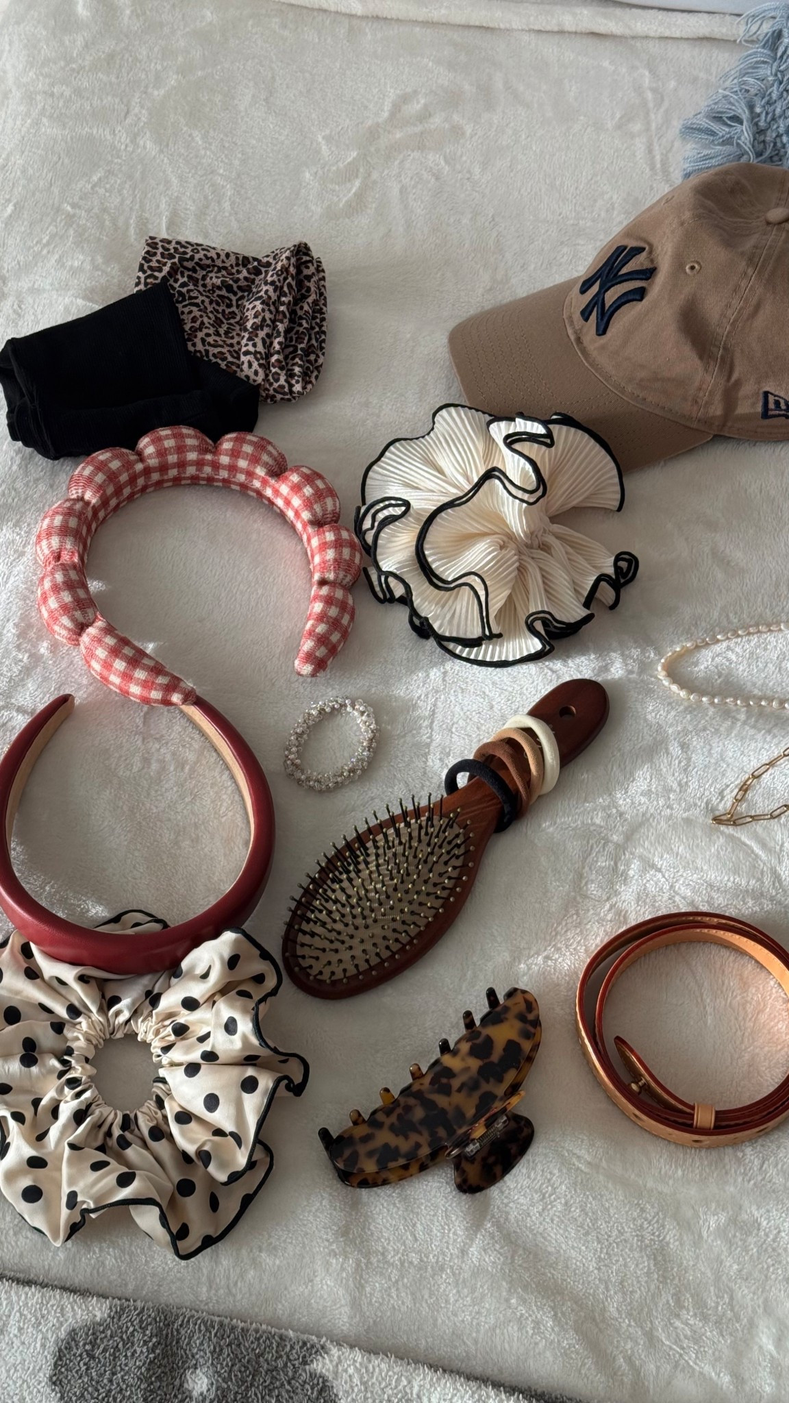 Hair accessories

Some Kaxi products in the link below:
https://go.shopmy.us/p-42471115

#LTKootd #LTKgrwm #LTKValentine